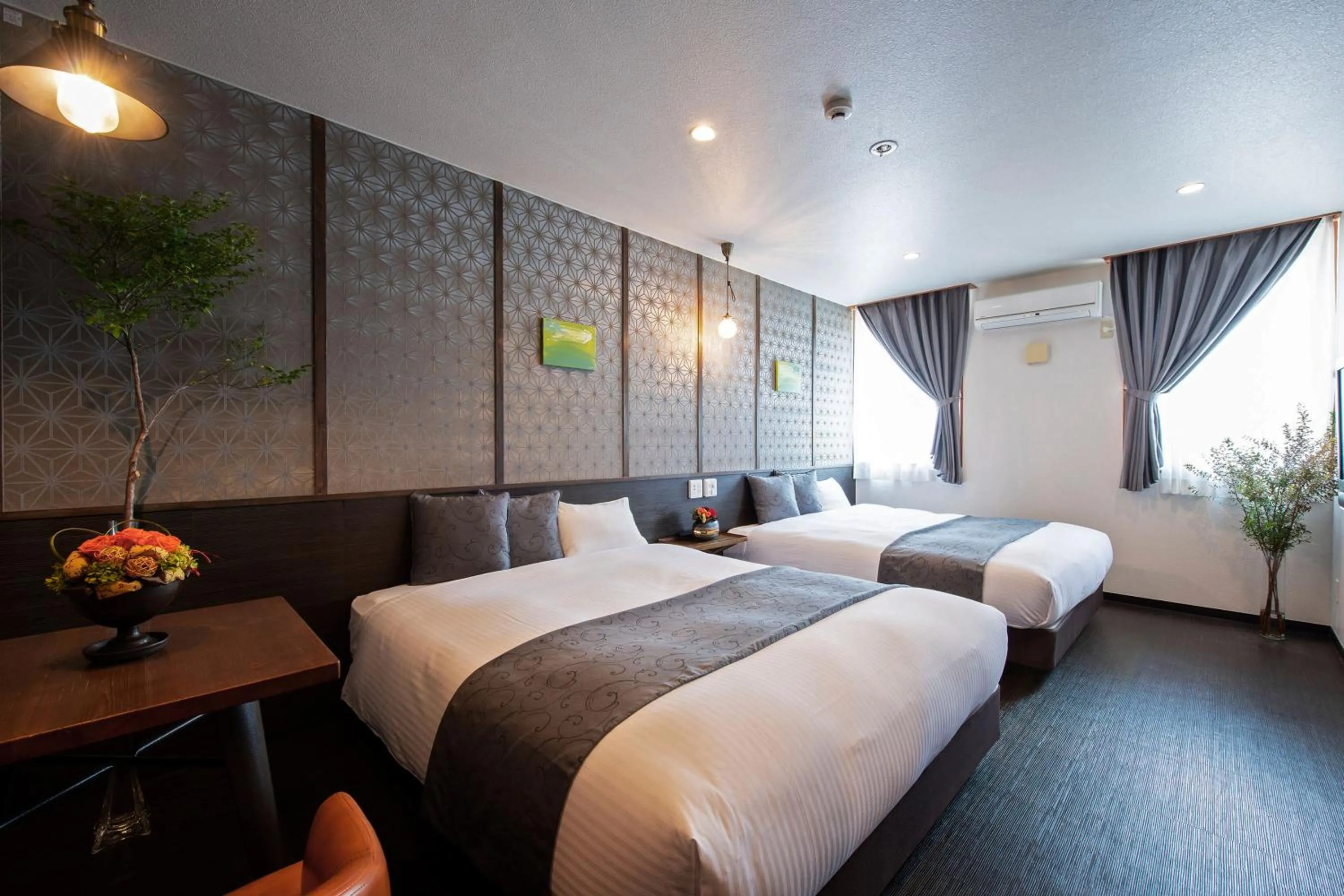 Photo of the whole room, Bed in Hotel Teiregikan