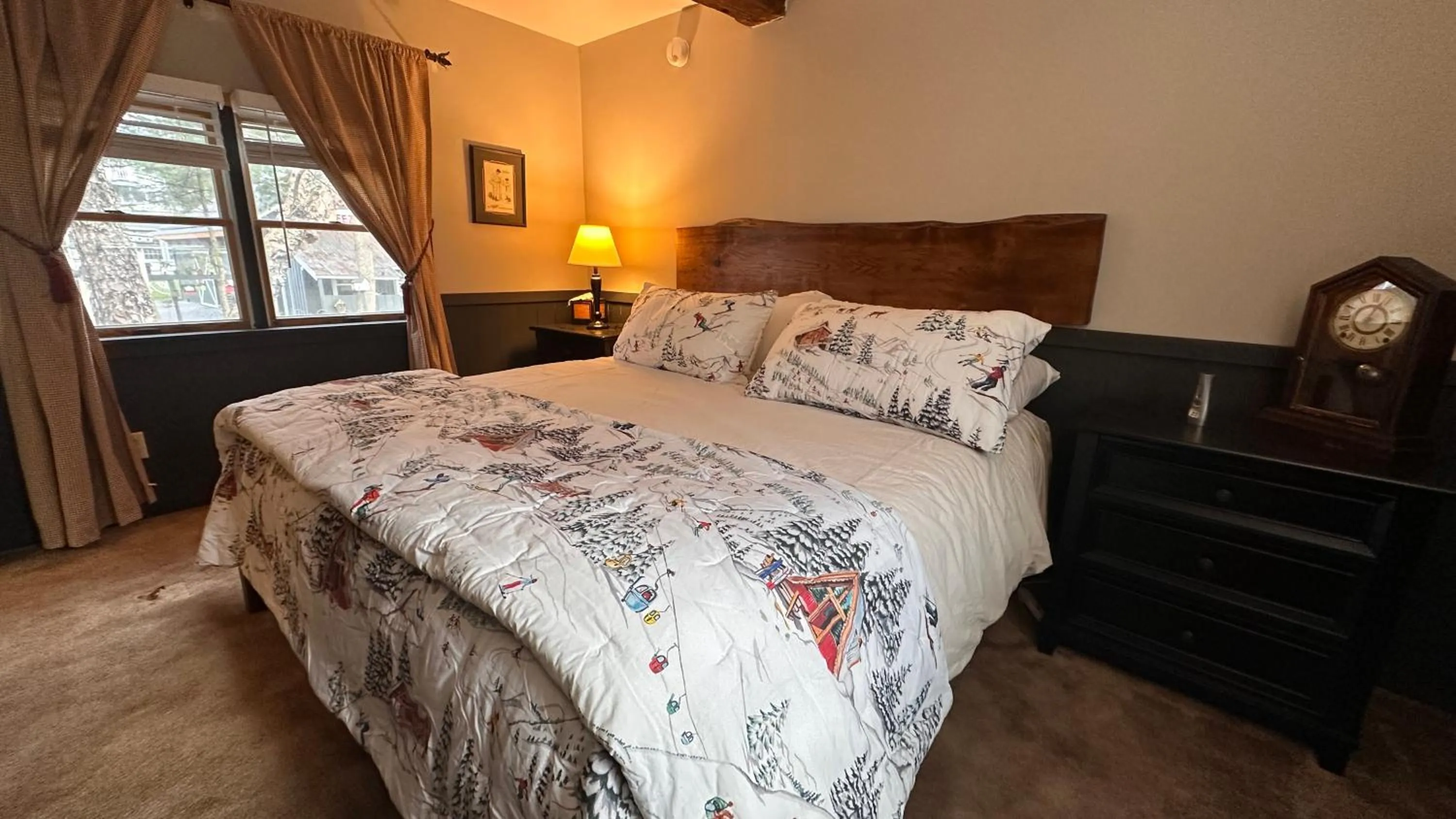 Bed in Phineas Swann Inn & Spa