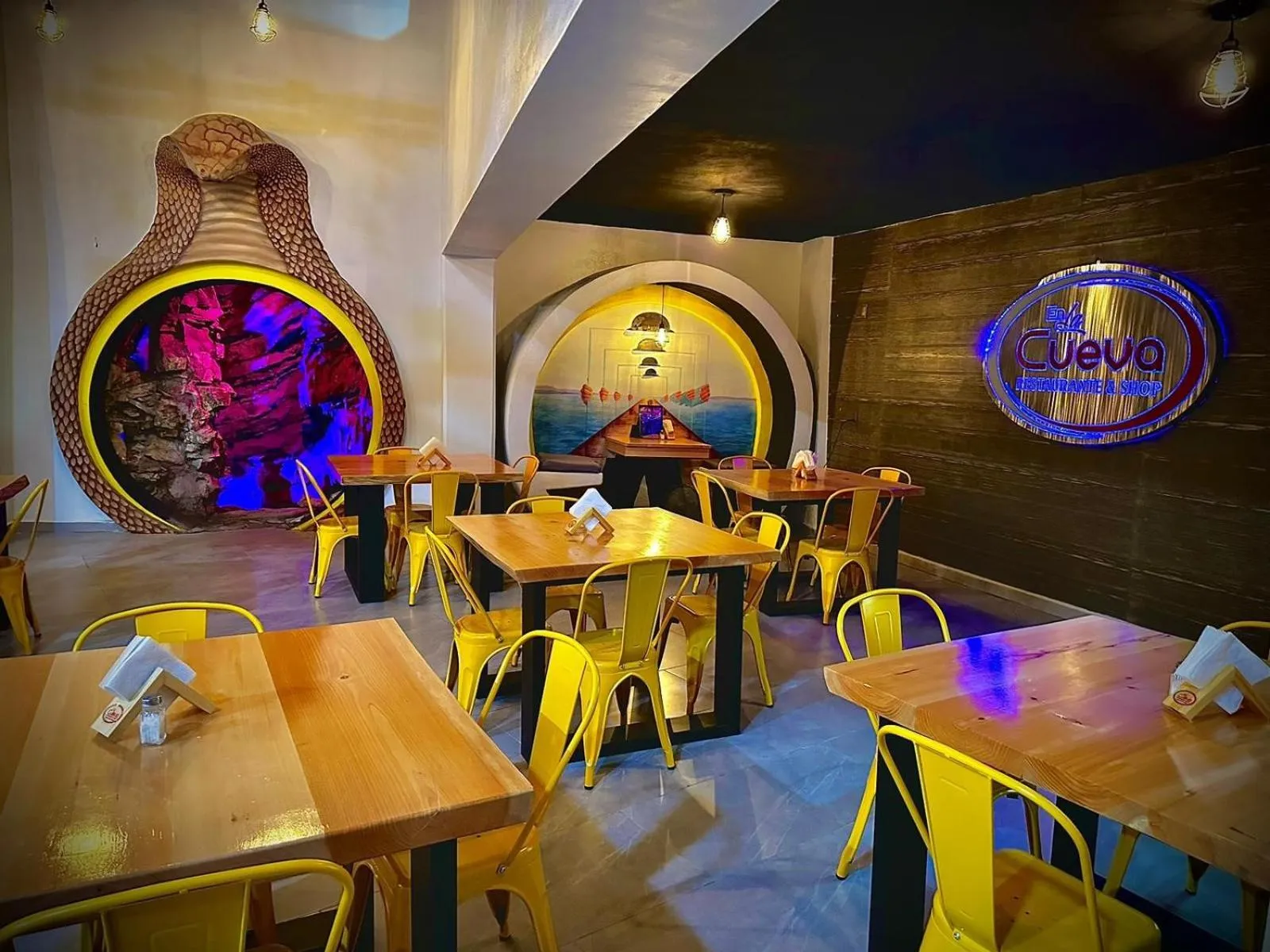 Restaurant/places to eat in Hotel Real de Lua