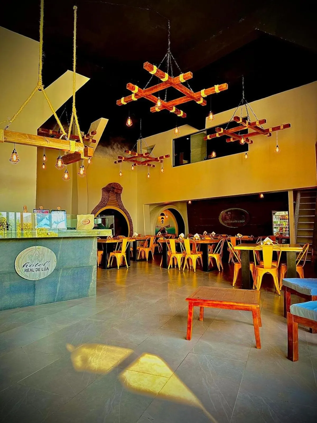 Restaurant/places to eat in Hotel Real de Lua