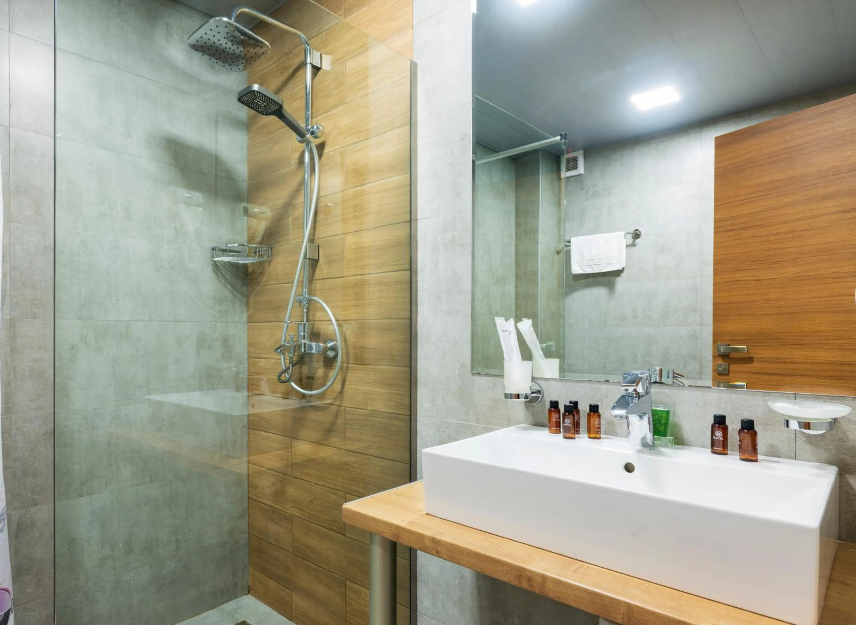 Shower in Jazz Hotel