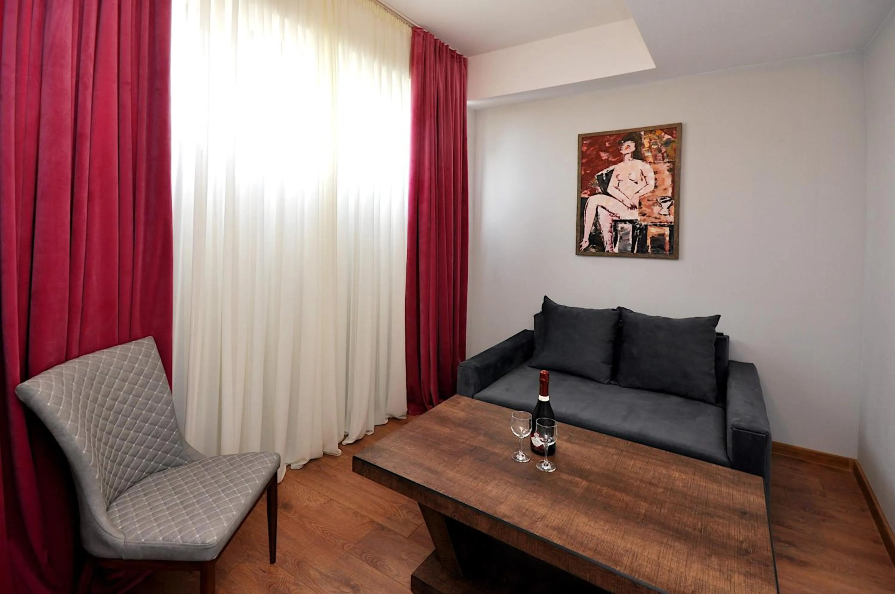 Seating area in Jazz Hotel