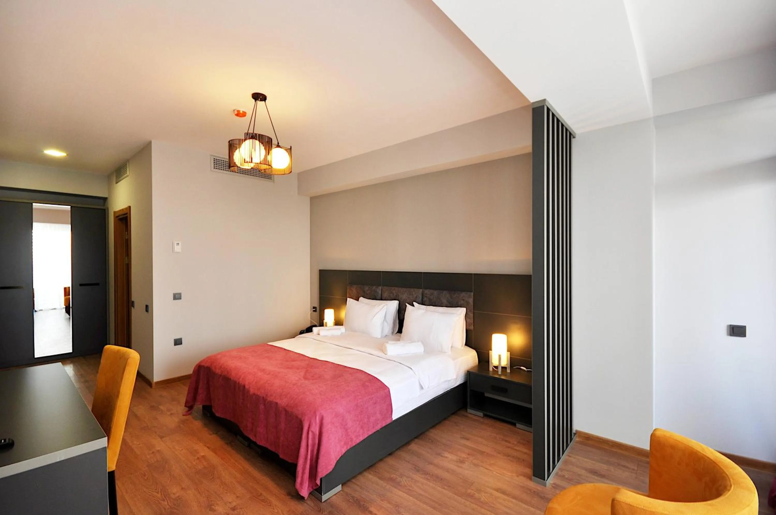 Photo of the whole room, Bed in Jazz Hotel