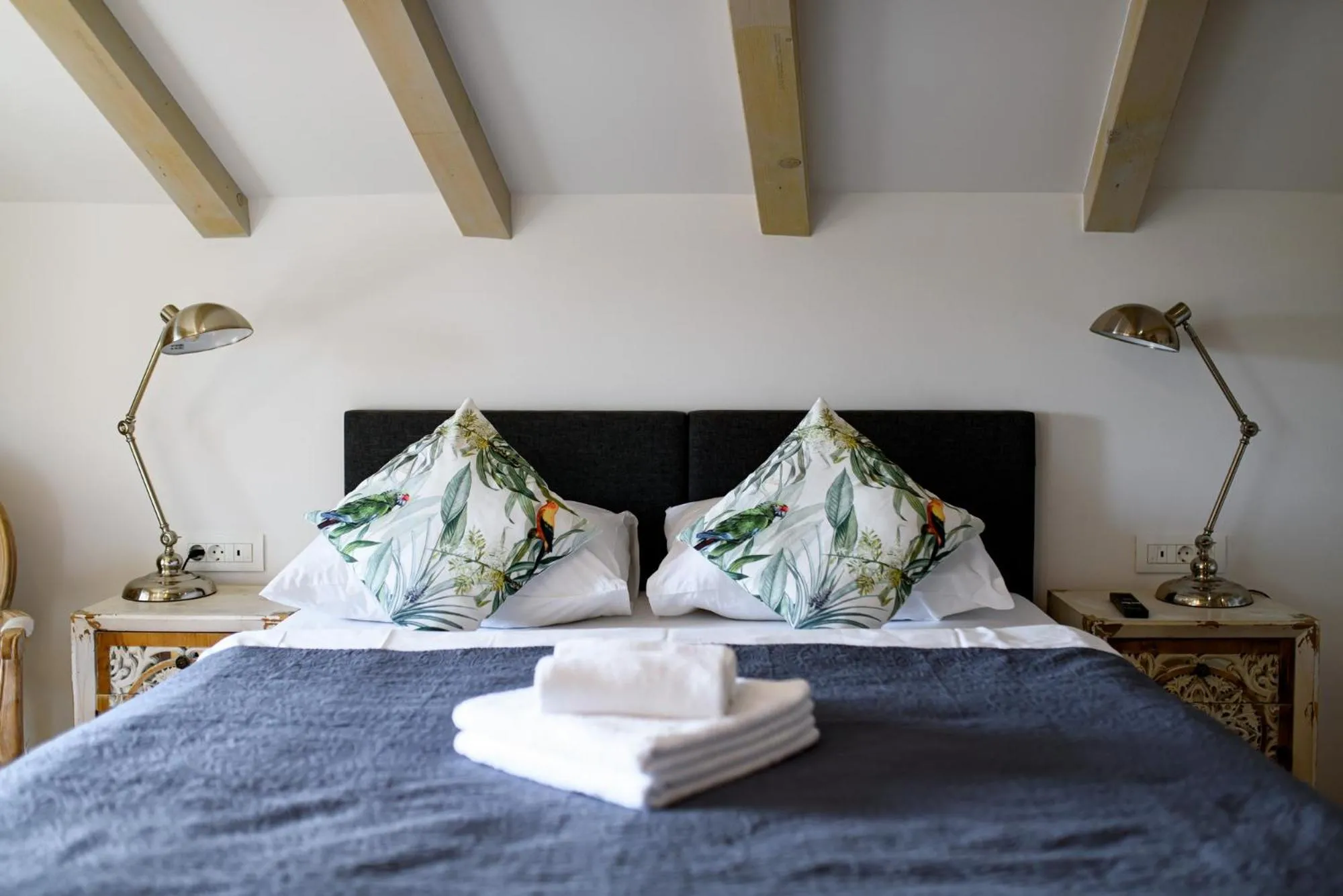 Bed in VILLA MONTE SANTO by DuHomes
