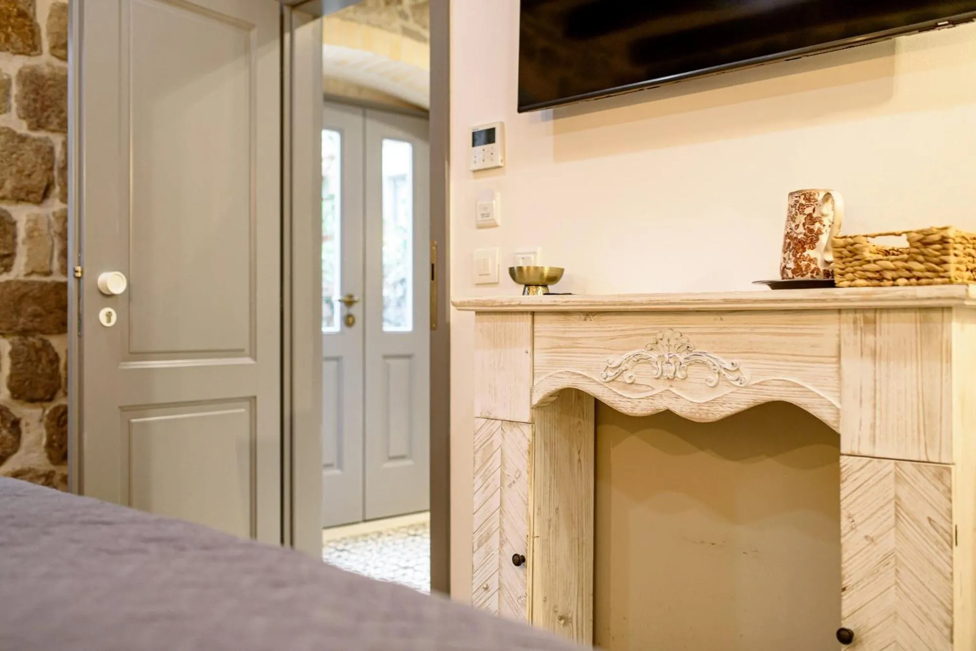 TV and multimedia in VILLA MONTE SANTO by DuHomes