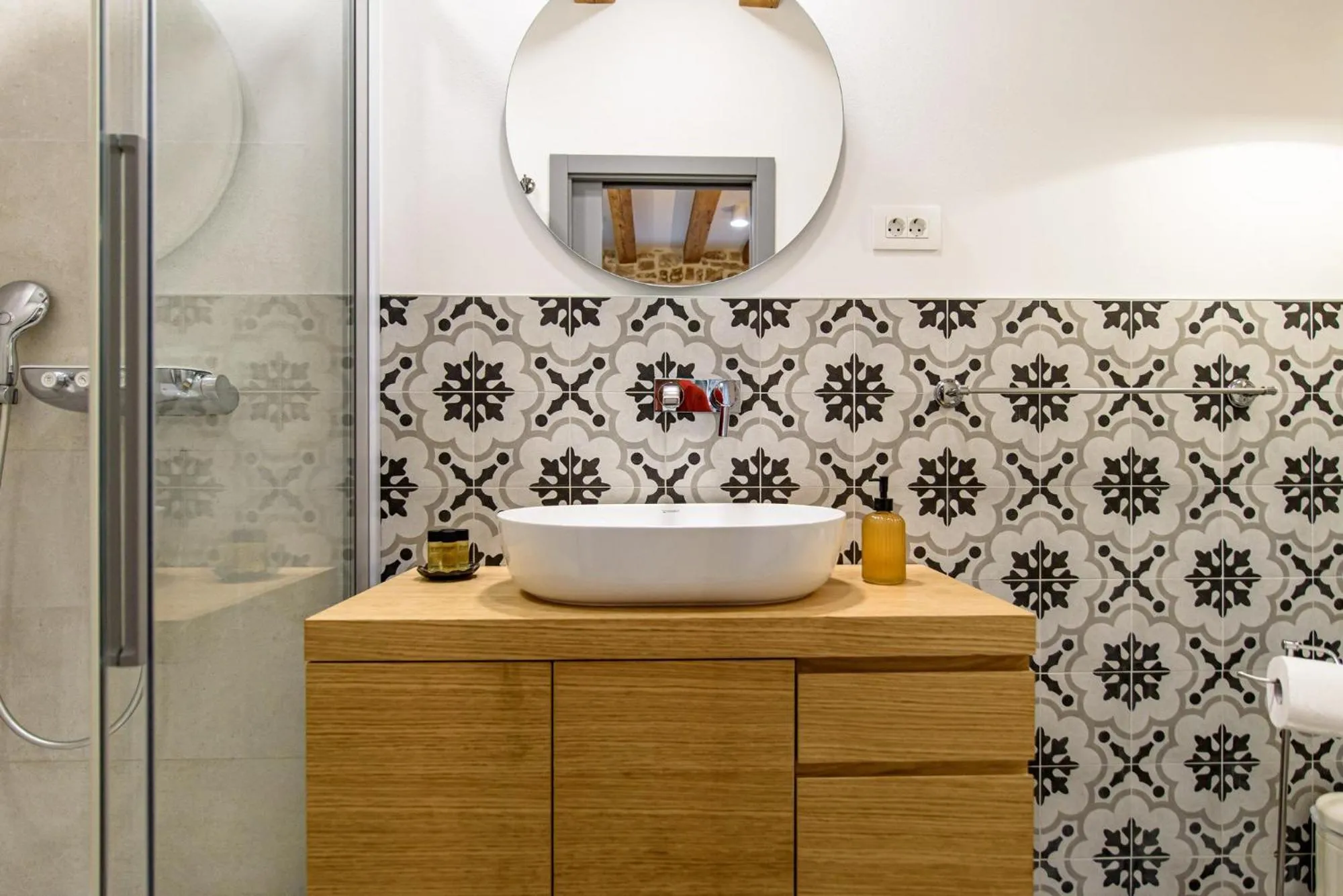 Shower in VILLA MONTE SANTO by DuHomes