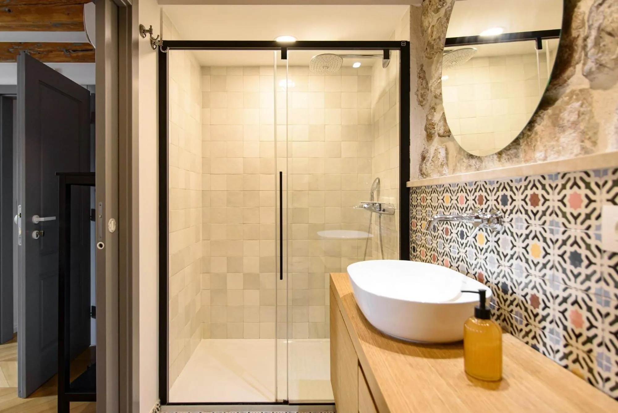Shower in VILLA MONTE SANTO by DuHomes