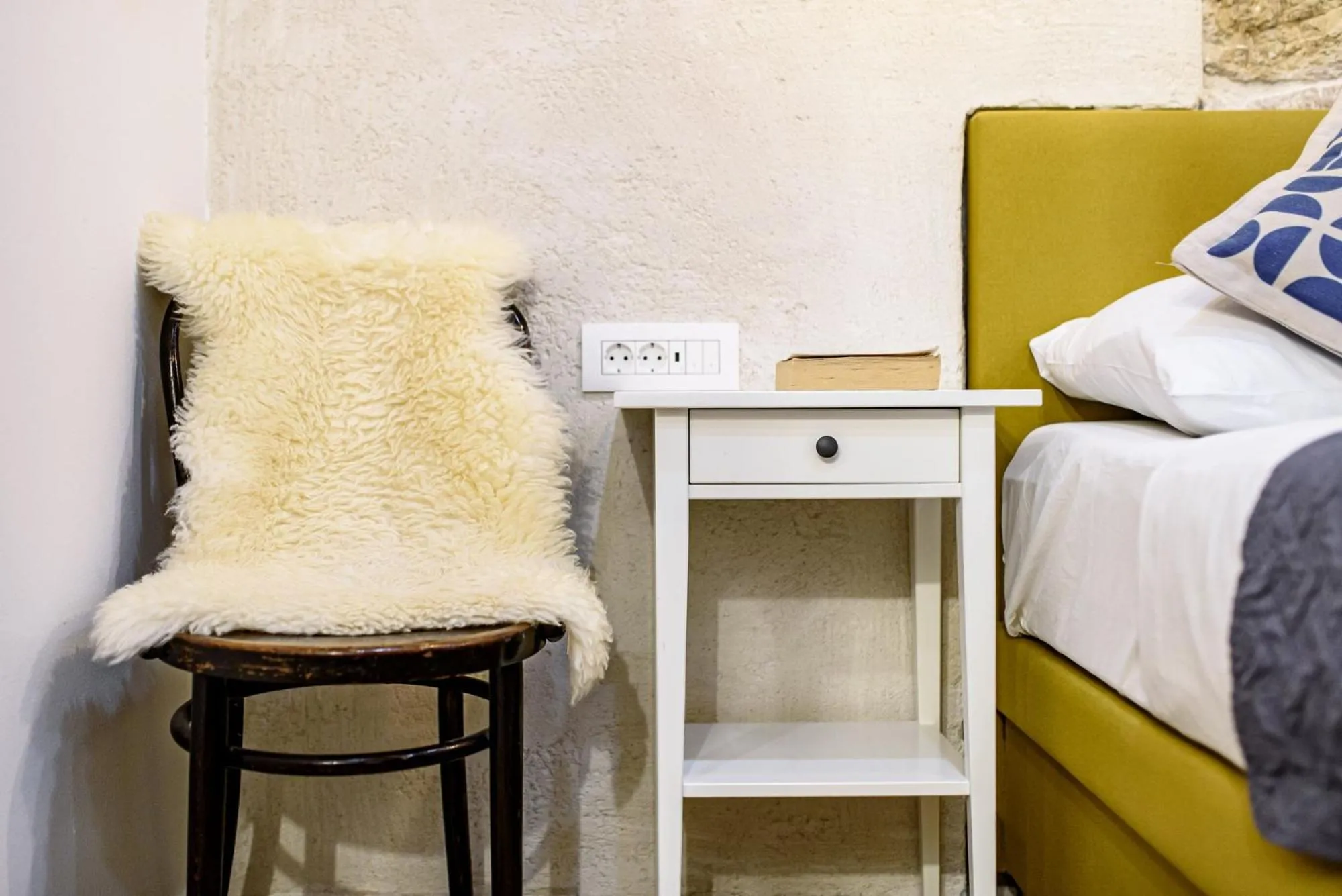 Bed in VILLA MONTE SANTO by DuHomes