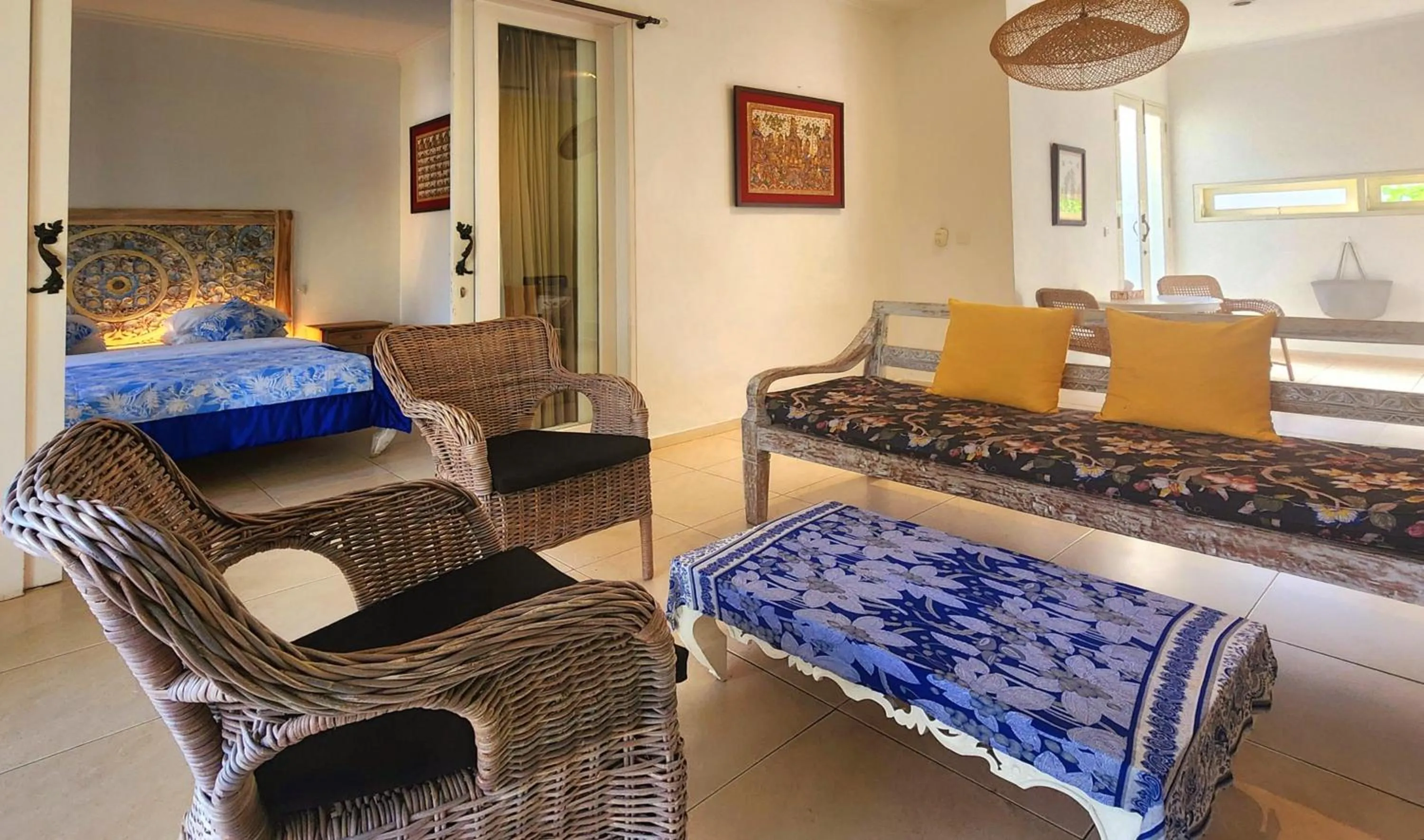Living room, Bed in Starling villas
