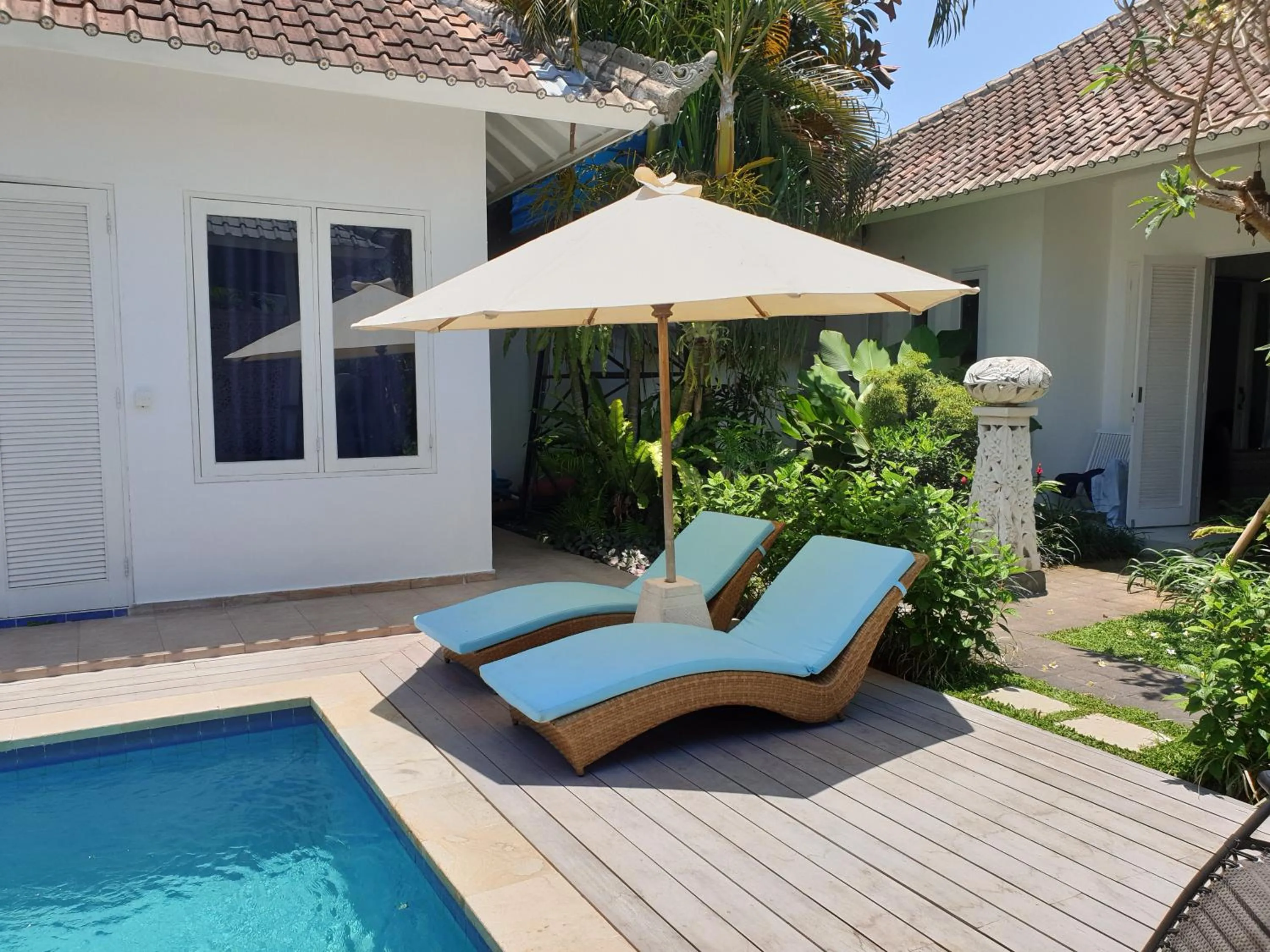 Swimming pool in Starling villas