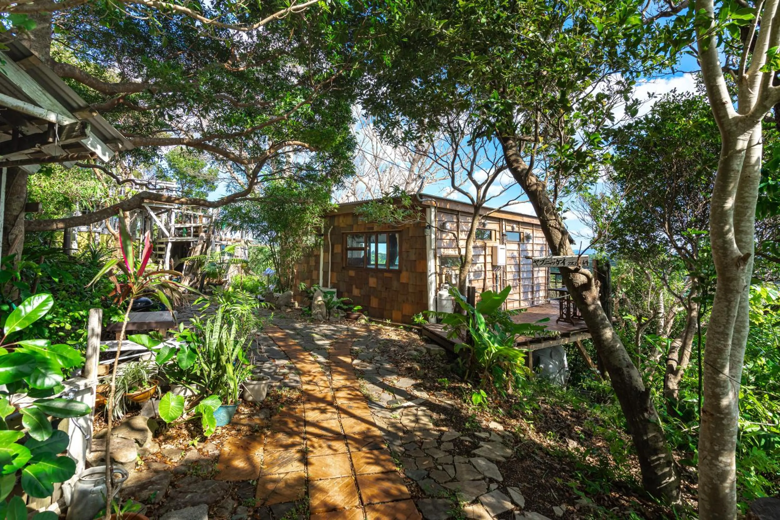 Property building in Tree-house Hotel Morinosubako