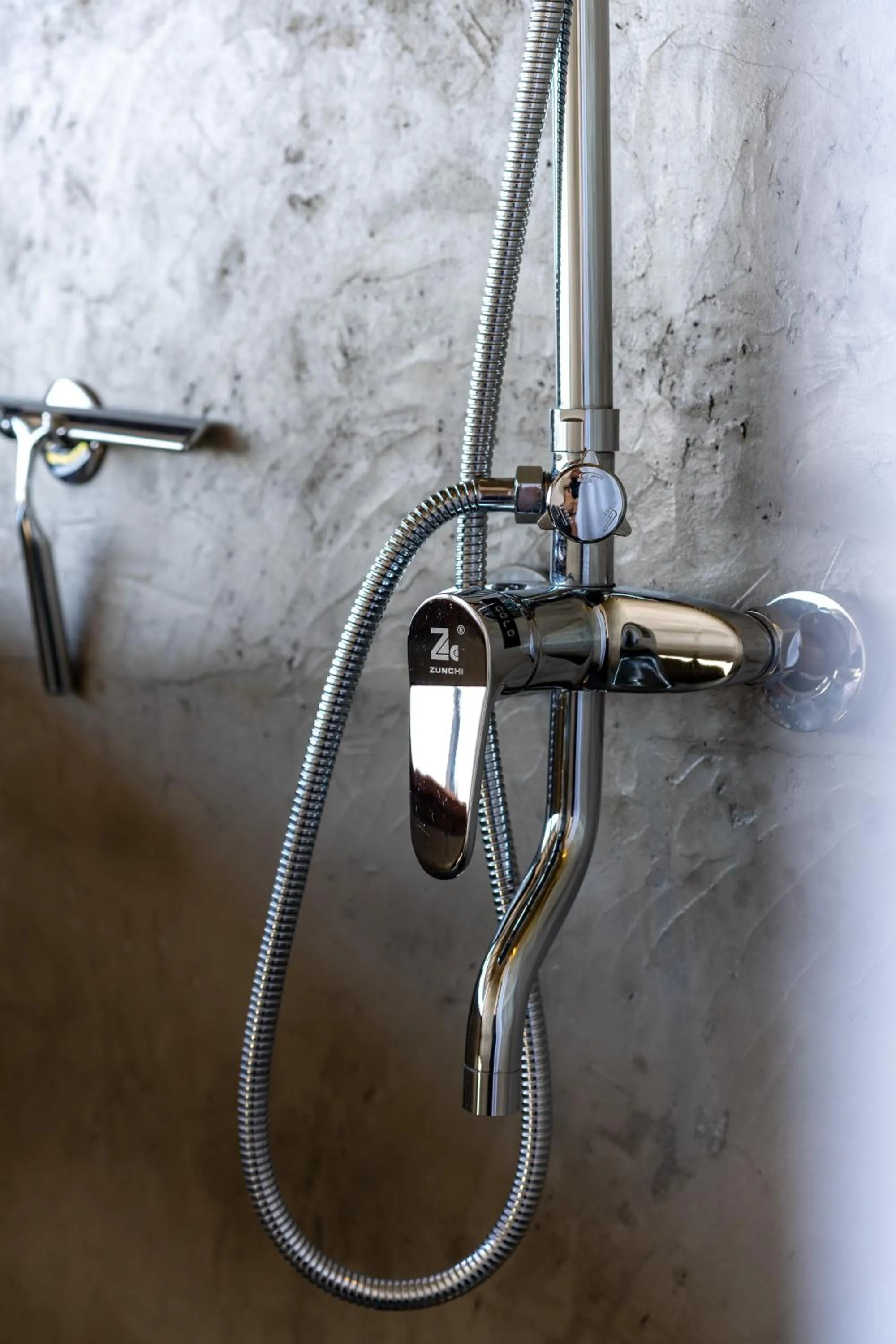 Shower in Tree-house Hotel Morinosubako