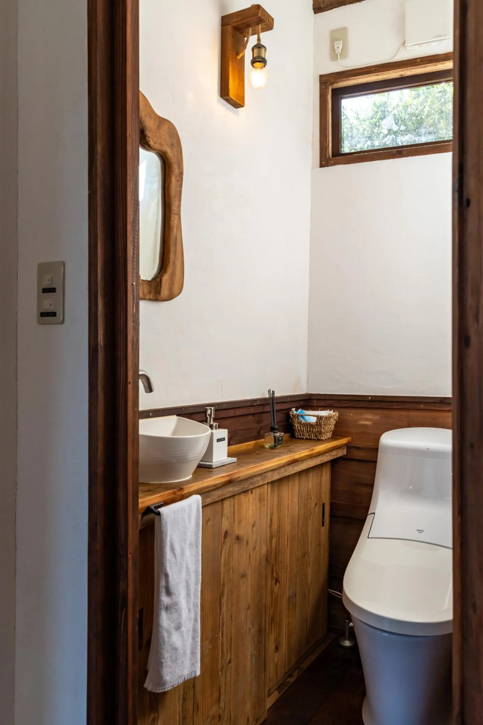 Toilet in Tree-house Hotel Morinosubako