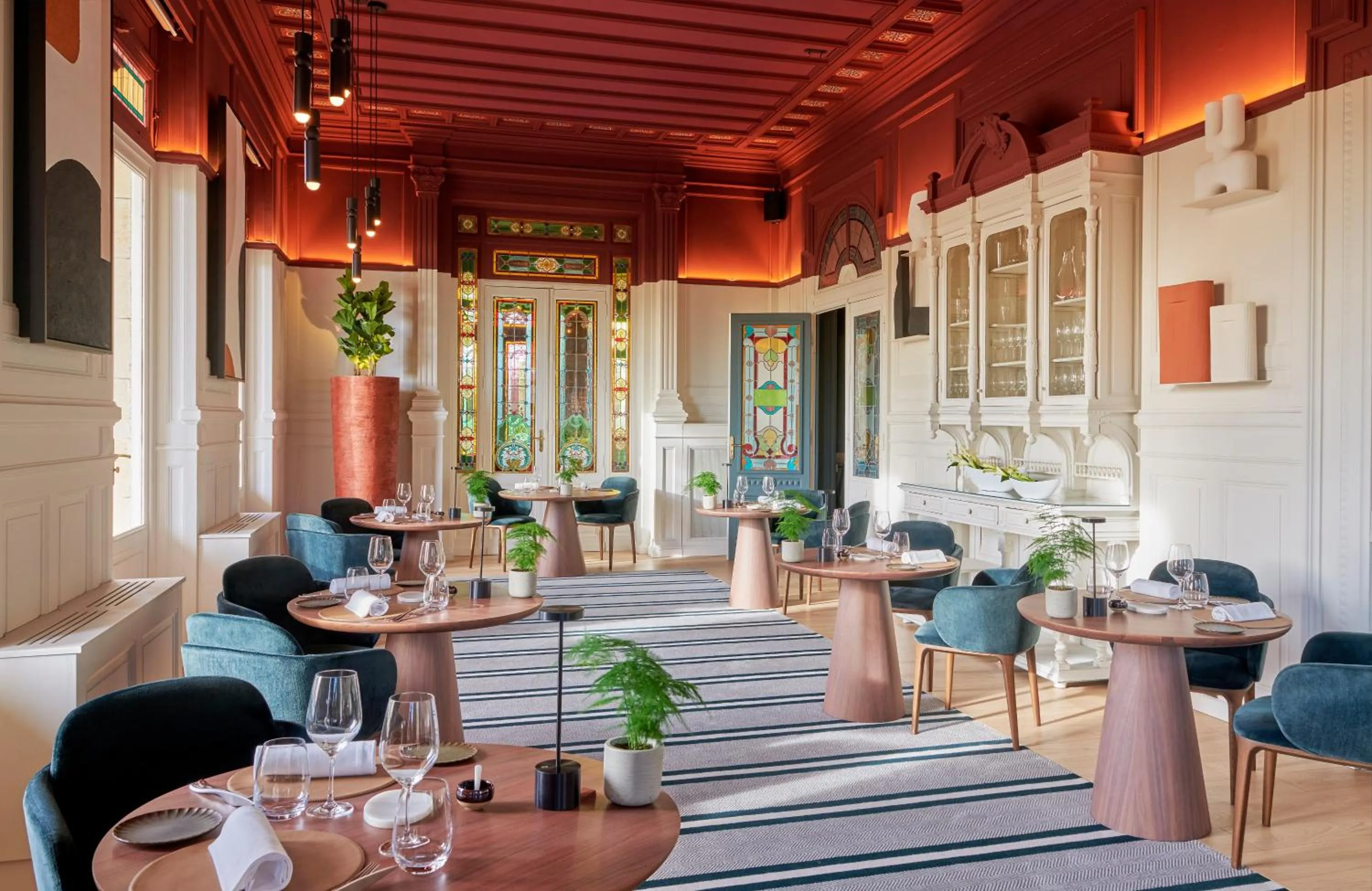 Restaurant/places to eat in Château Hôtel Grand Barrail