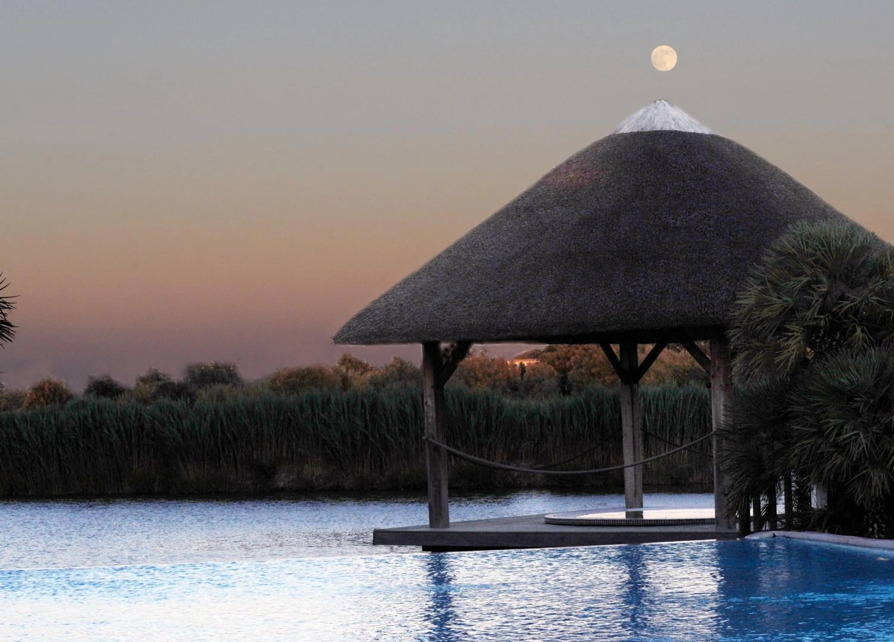Hot Tub in Hôtel L' Estelle en Camargue