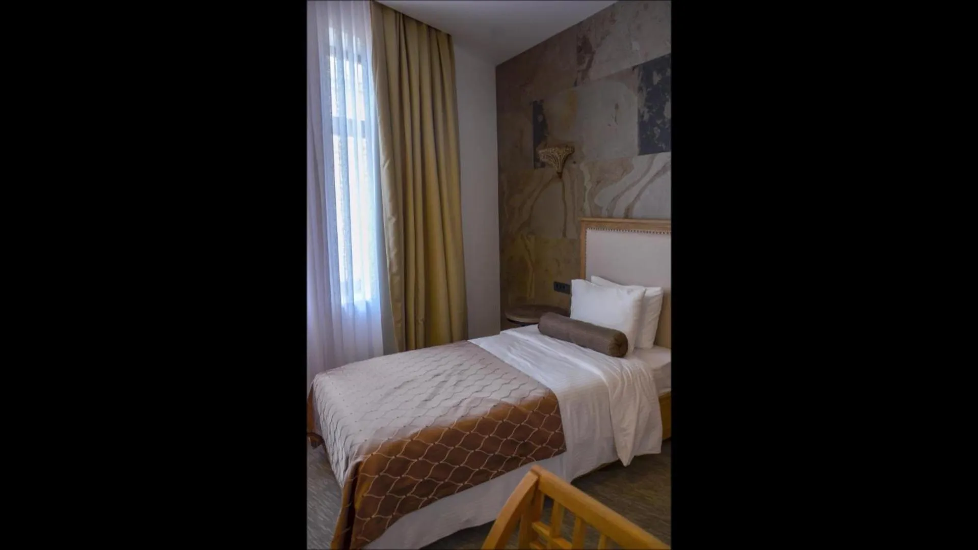 Bed in Shirvanshah Hotel