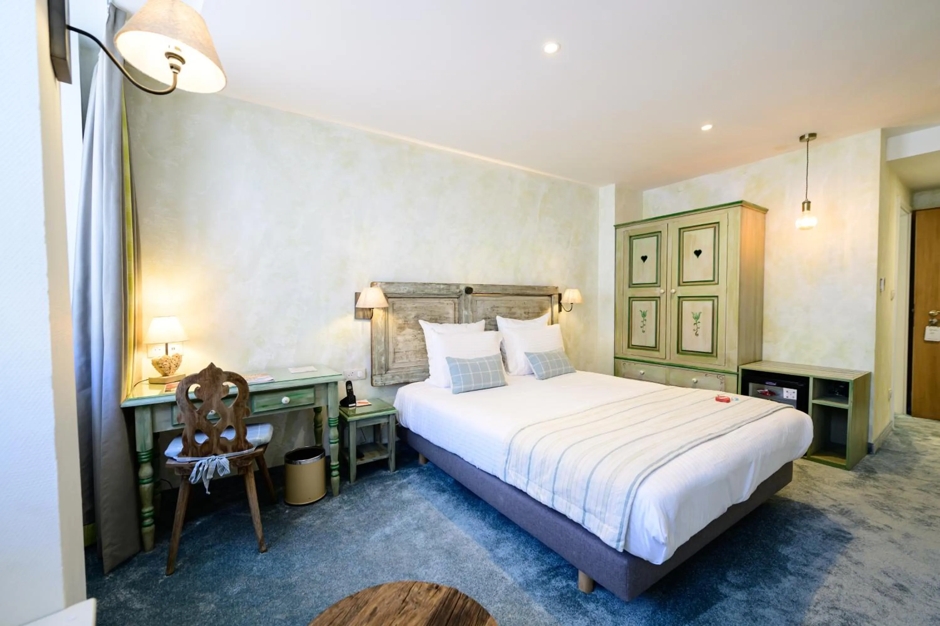 View (from property/room), Bed in Hotel Beaucour