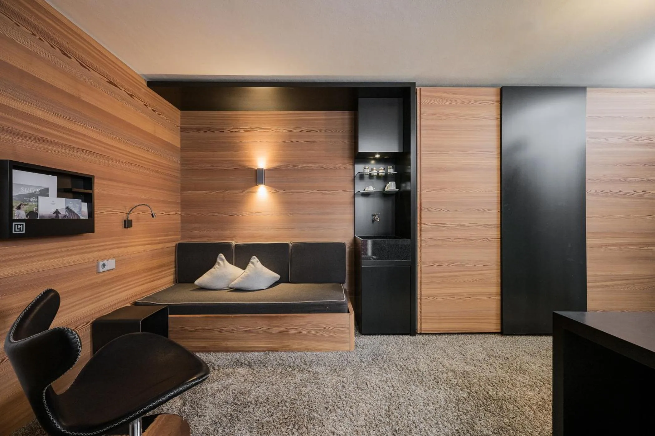 Living room, Bed in Lindenhof Pure Luxury & Spa DolceVita Resort