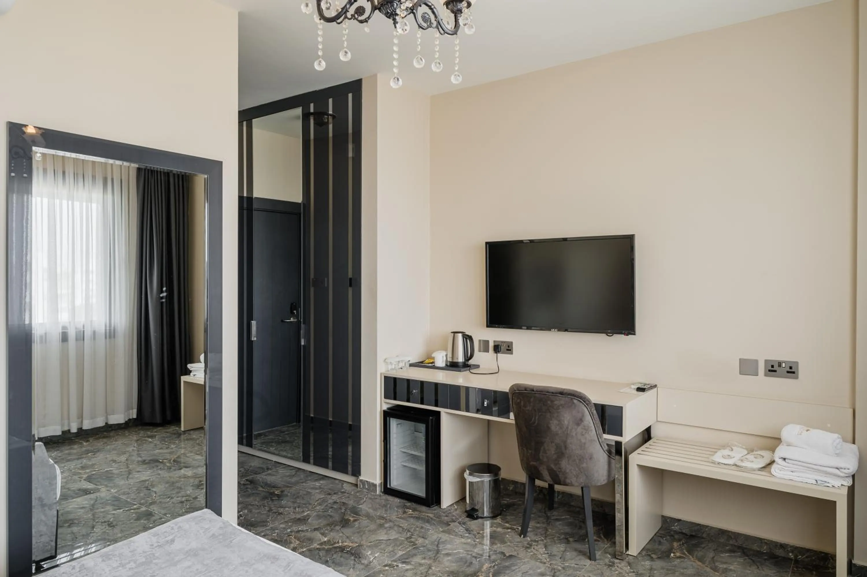 Photo of the whole room, Bed in Royal Palace Hotel