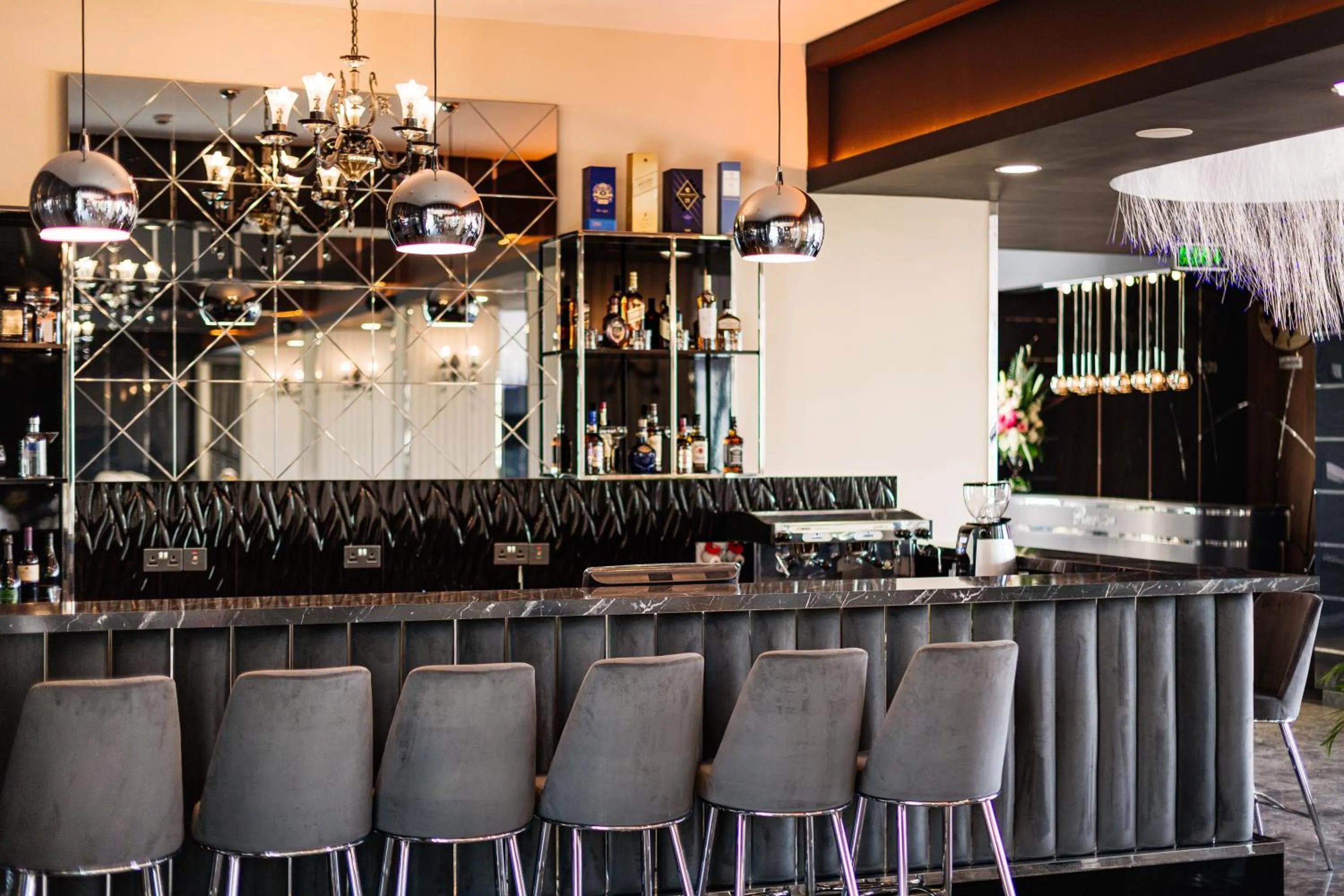 Lounge or bar in Royal Palace Hotel