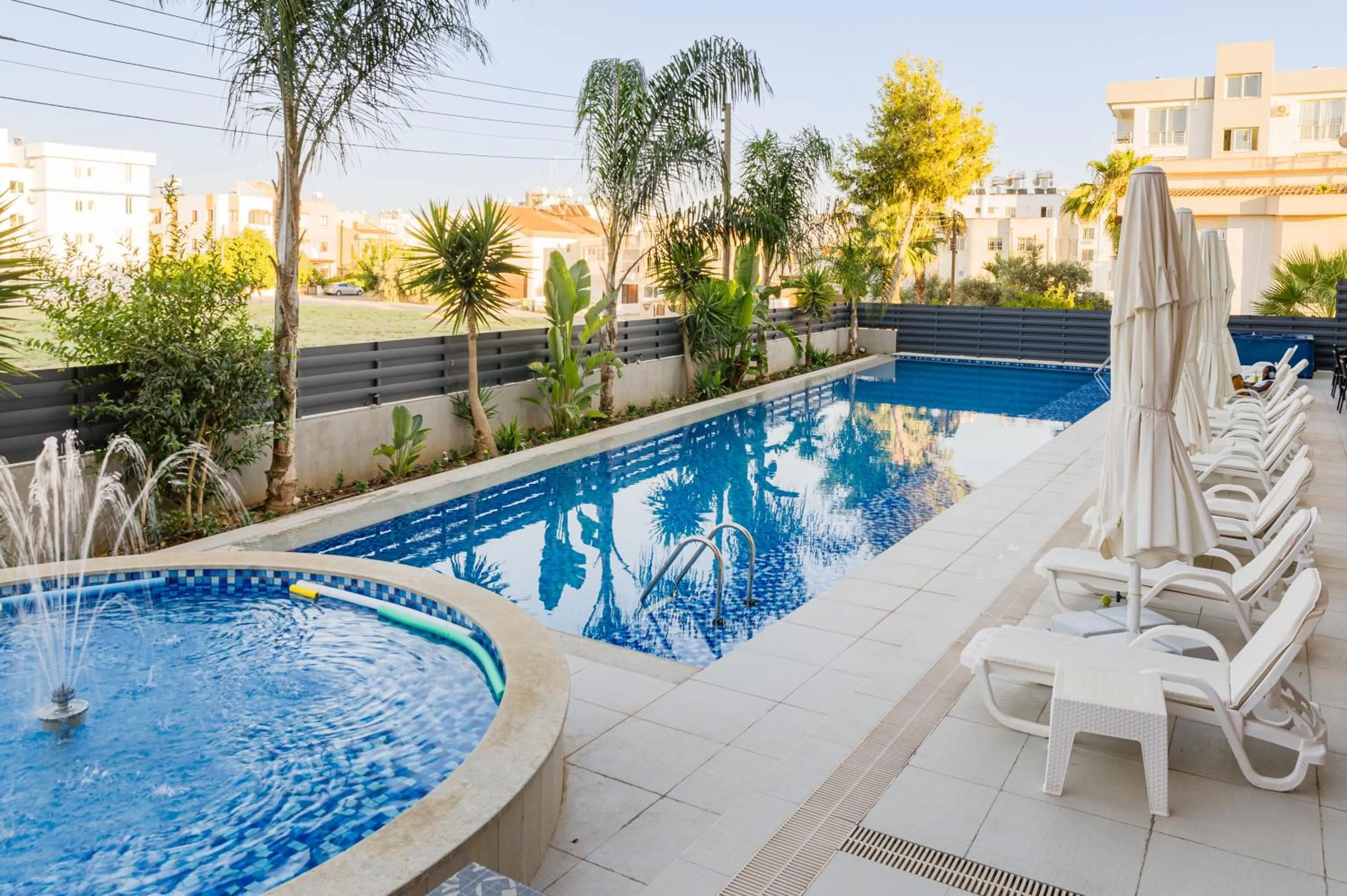 Swimming pool in Royal Palace Hotel