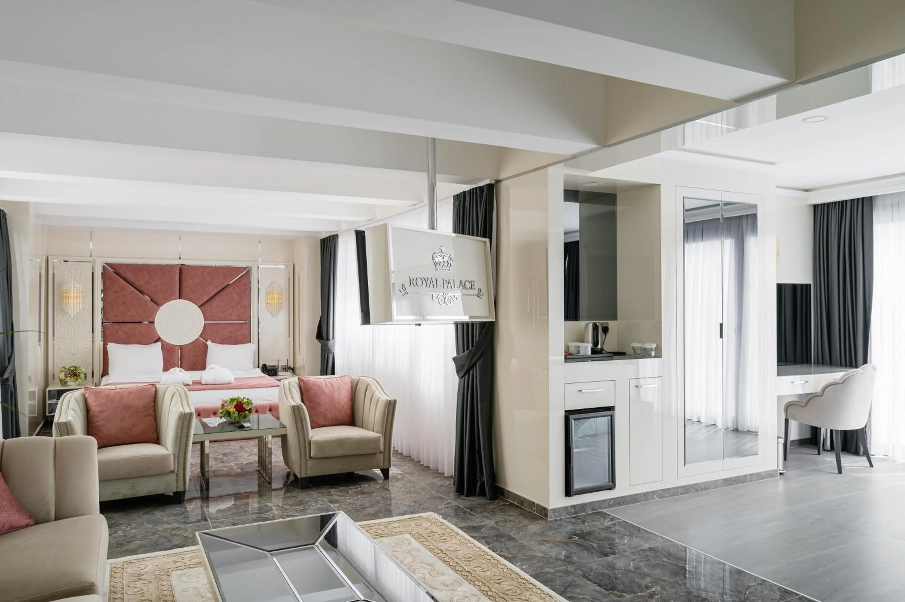 Photo of the whole room in Royal Palace Hotel