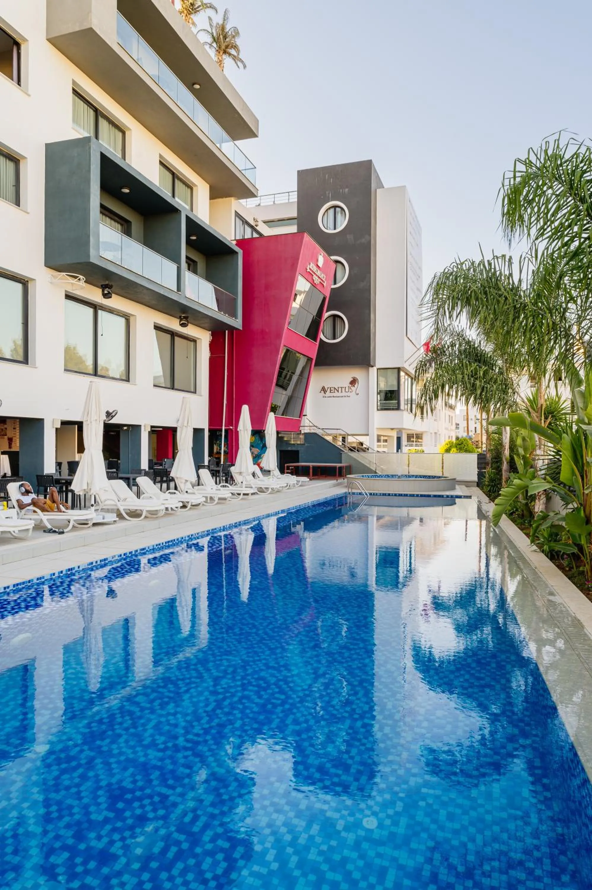 Swimming pool in Royal Palace Hotel
