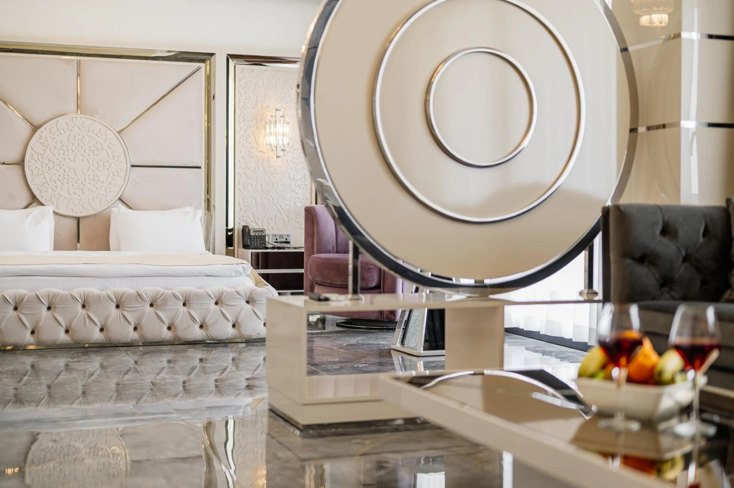 Living room in Royal Palace Hotel