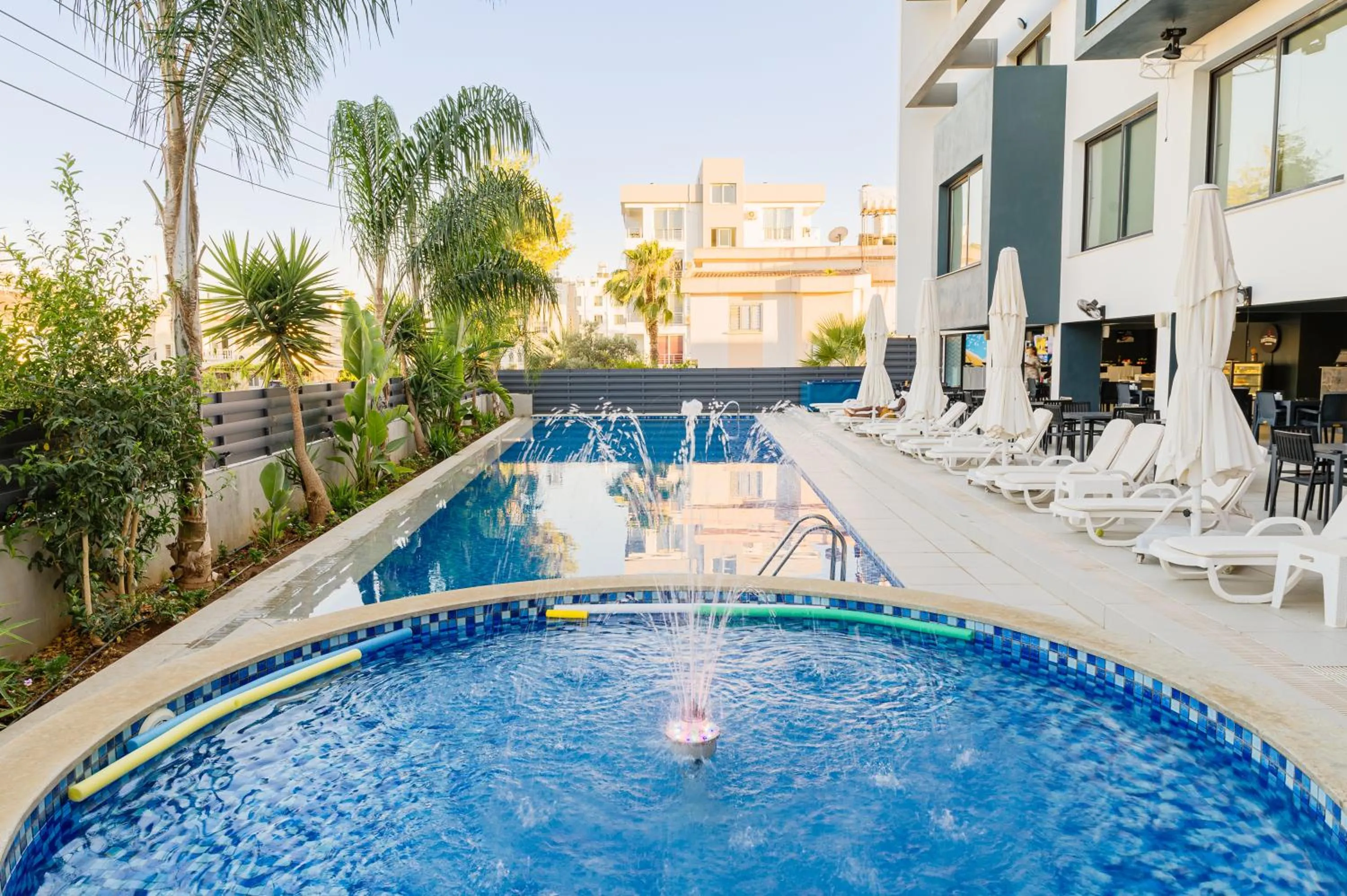 Swimming pool in Royal Palace Hotel
