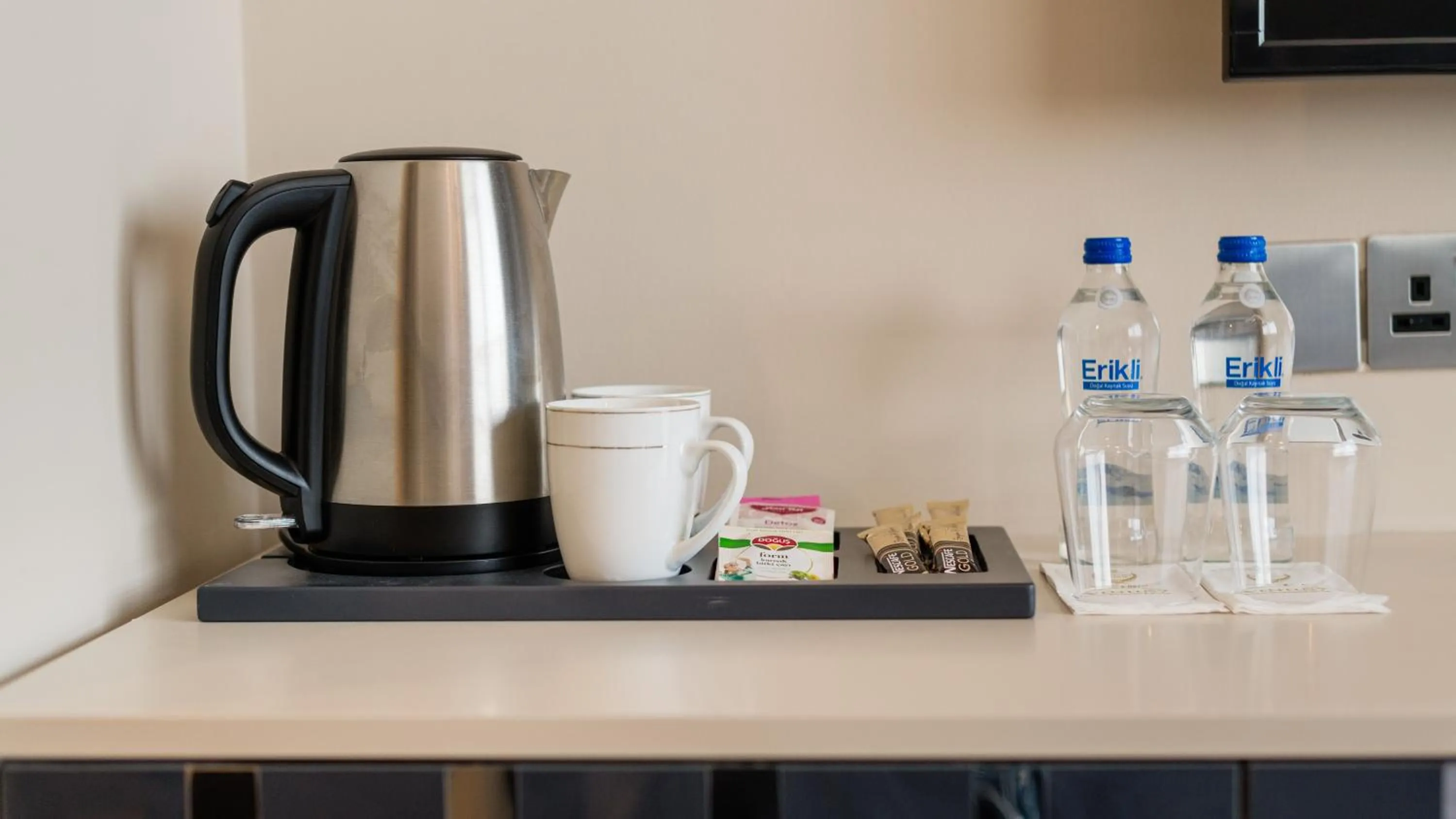 Coffee/tea facilities in Royal Palace Hotel