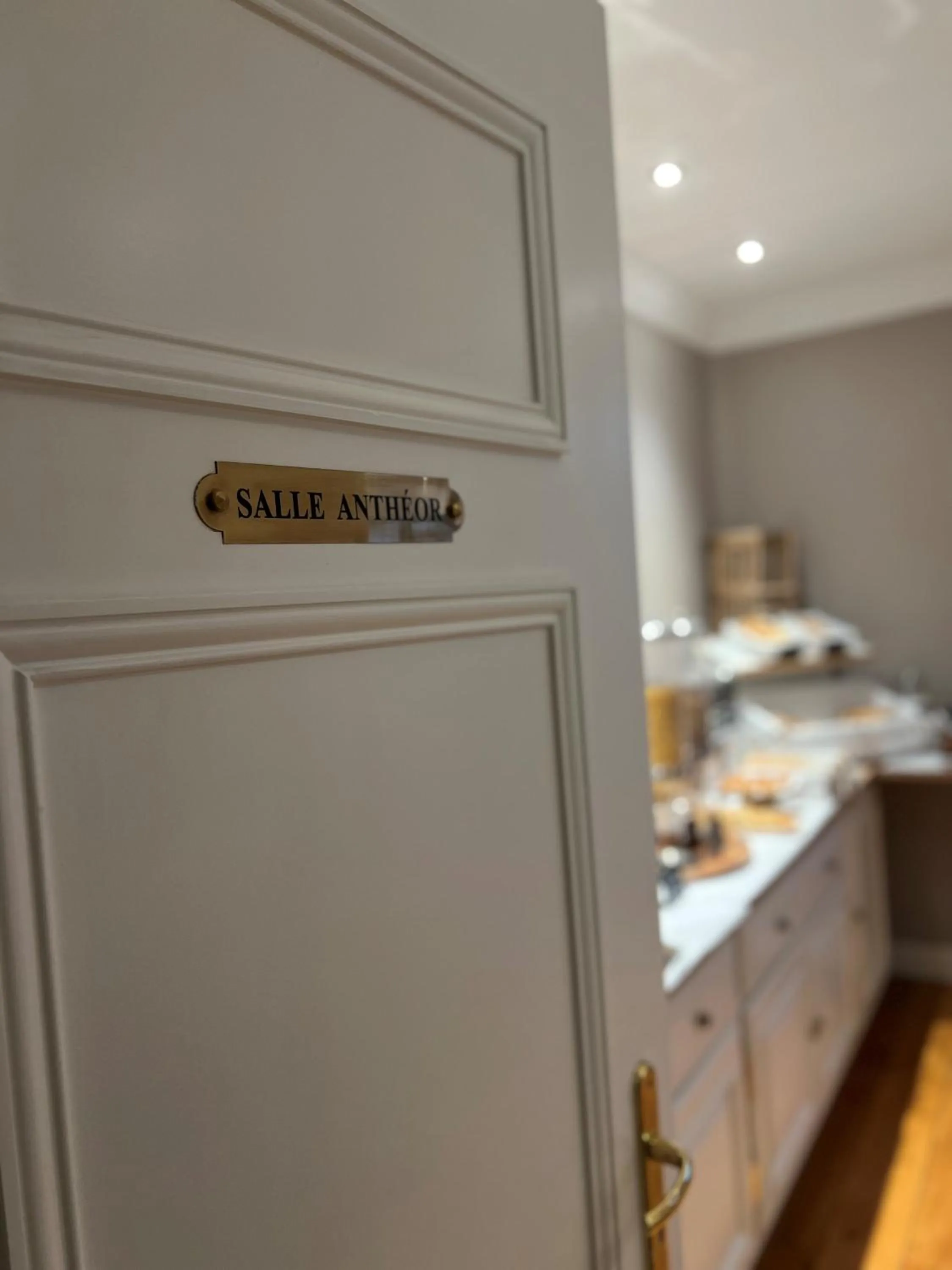 Breakfast in Maison LUTETIA R