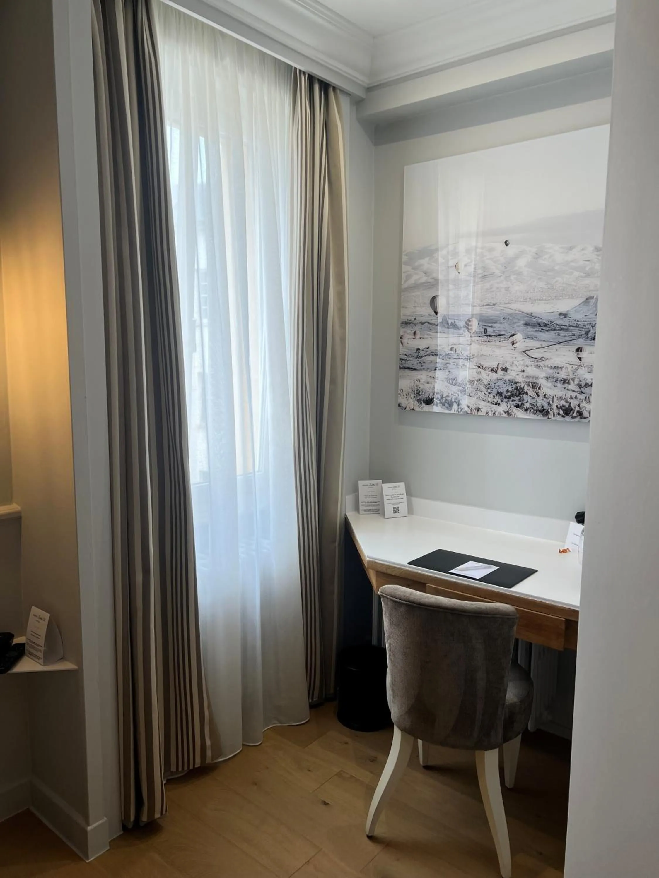 Bedroom in Maison LUTETIA R