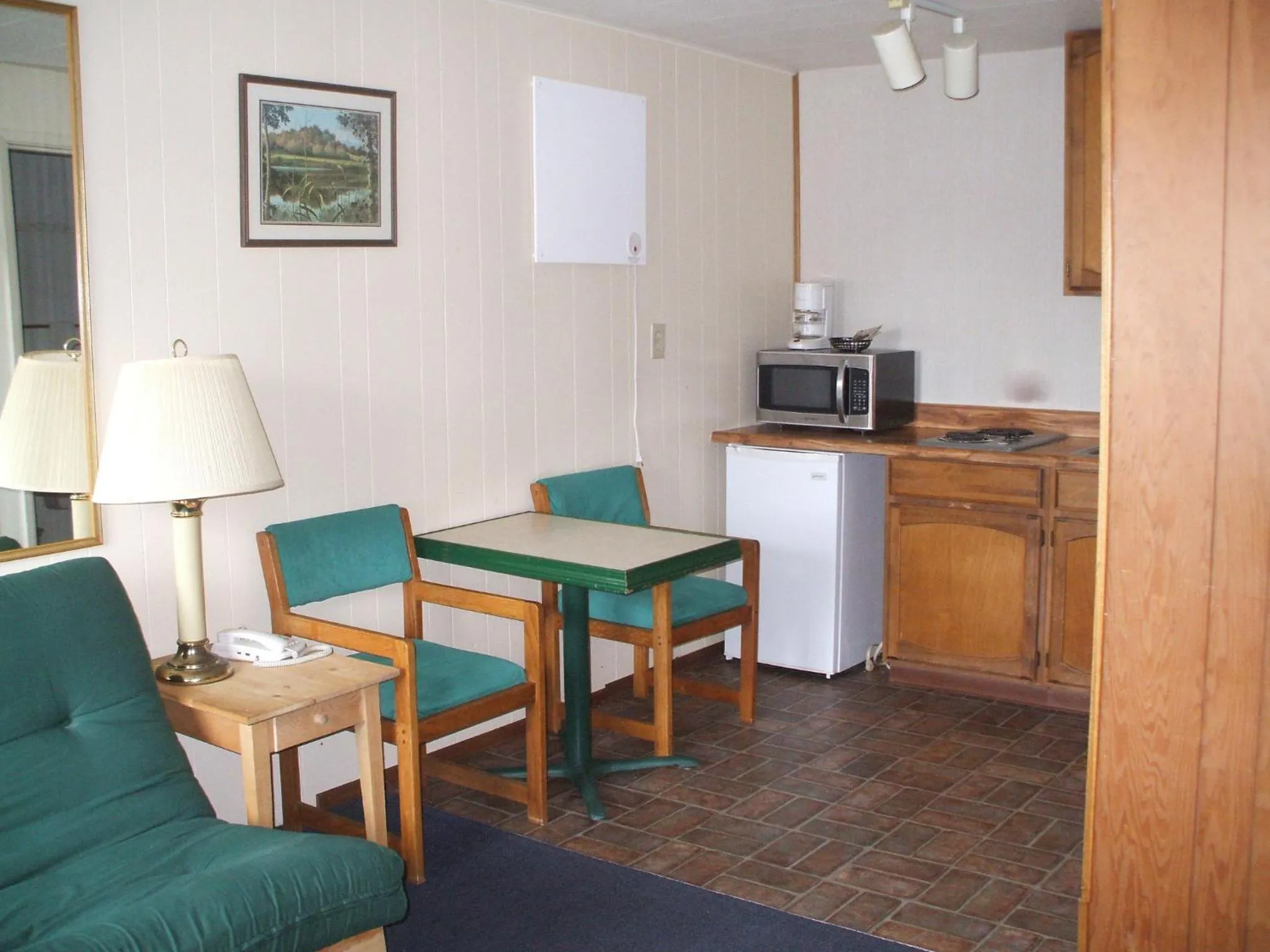 One-Bedroom Suite in Ocean Avenue Inn