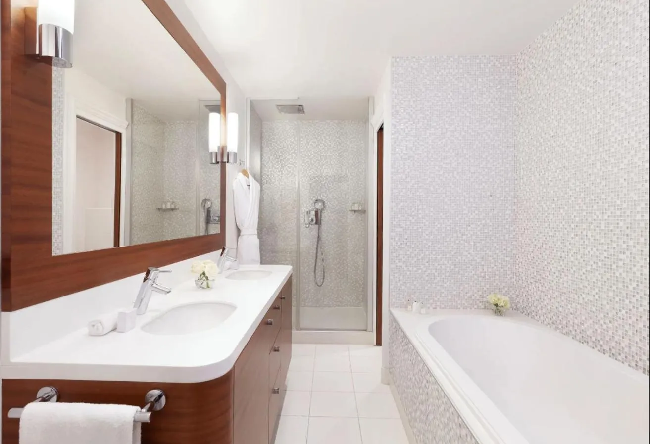 Bathroom in Hôtel Barrière Le Normandy