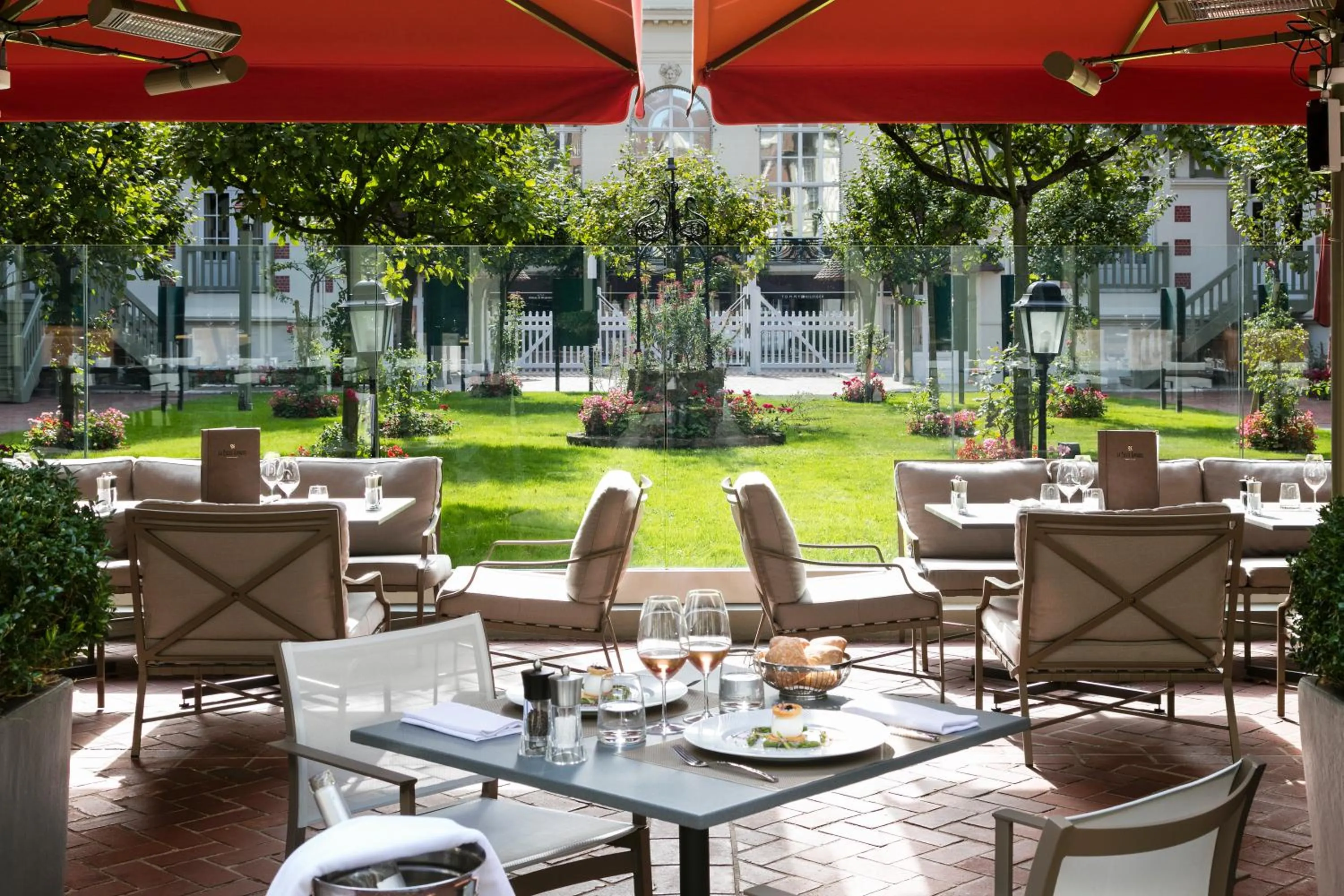 Patio in Hôtel Barrière Le Normandy