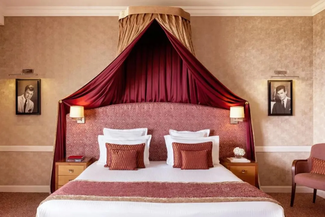 Bedroom, Bed in Hôtel Barrière Le Royal Deauville