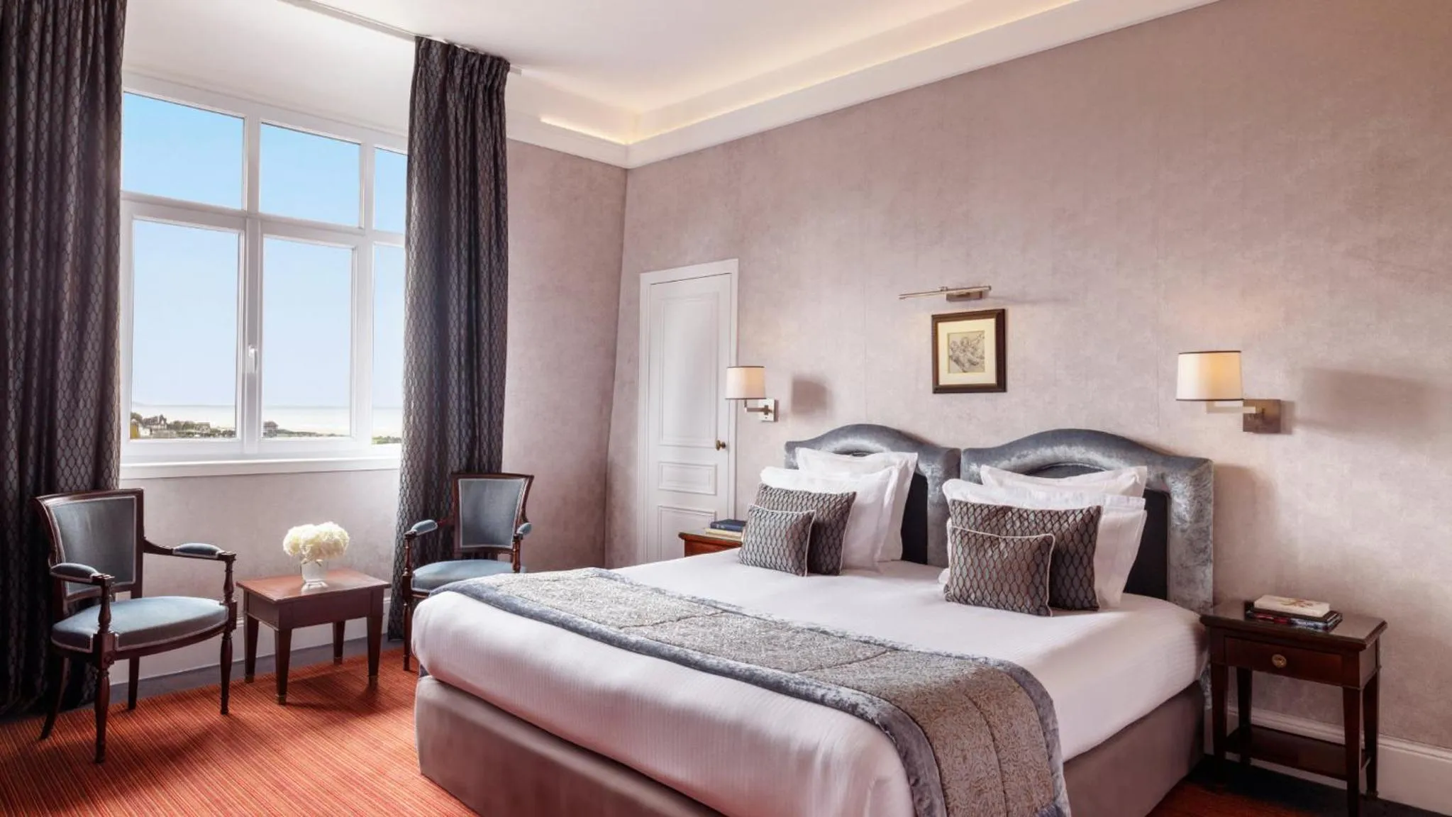 Bedroom, Bed in Hôtel Barrière Le Royal Deauville