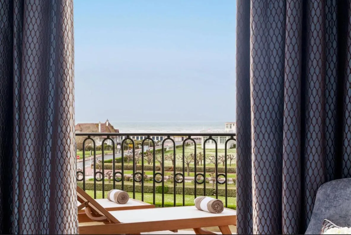 Balcony/Terrace in Hôtel Barrière Le Royal Deauville