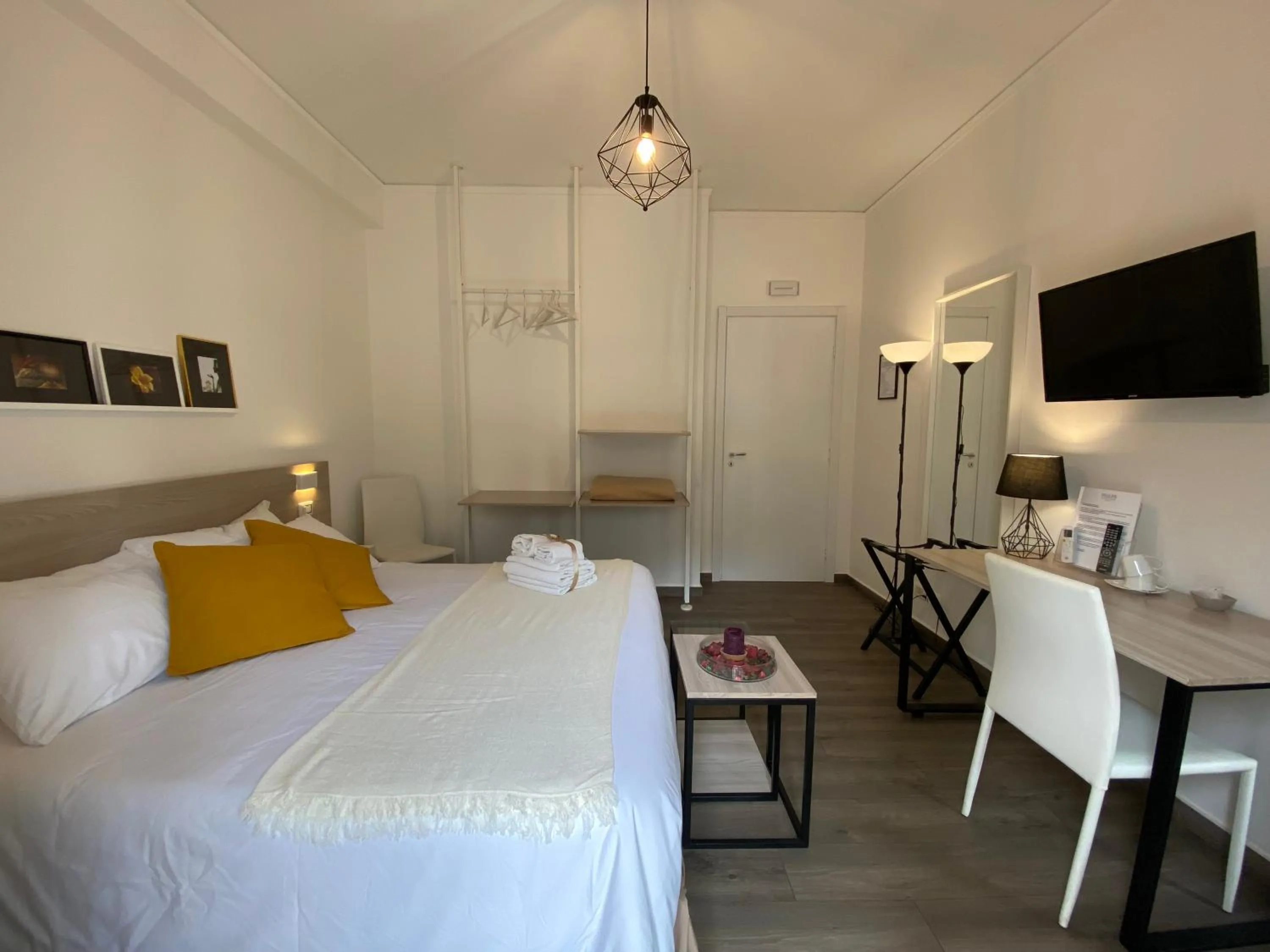 Bedroom, Bed in Ma&Mi Light Rooms