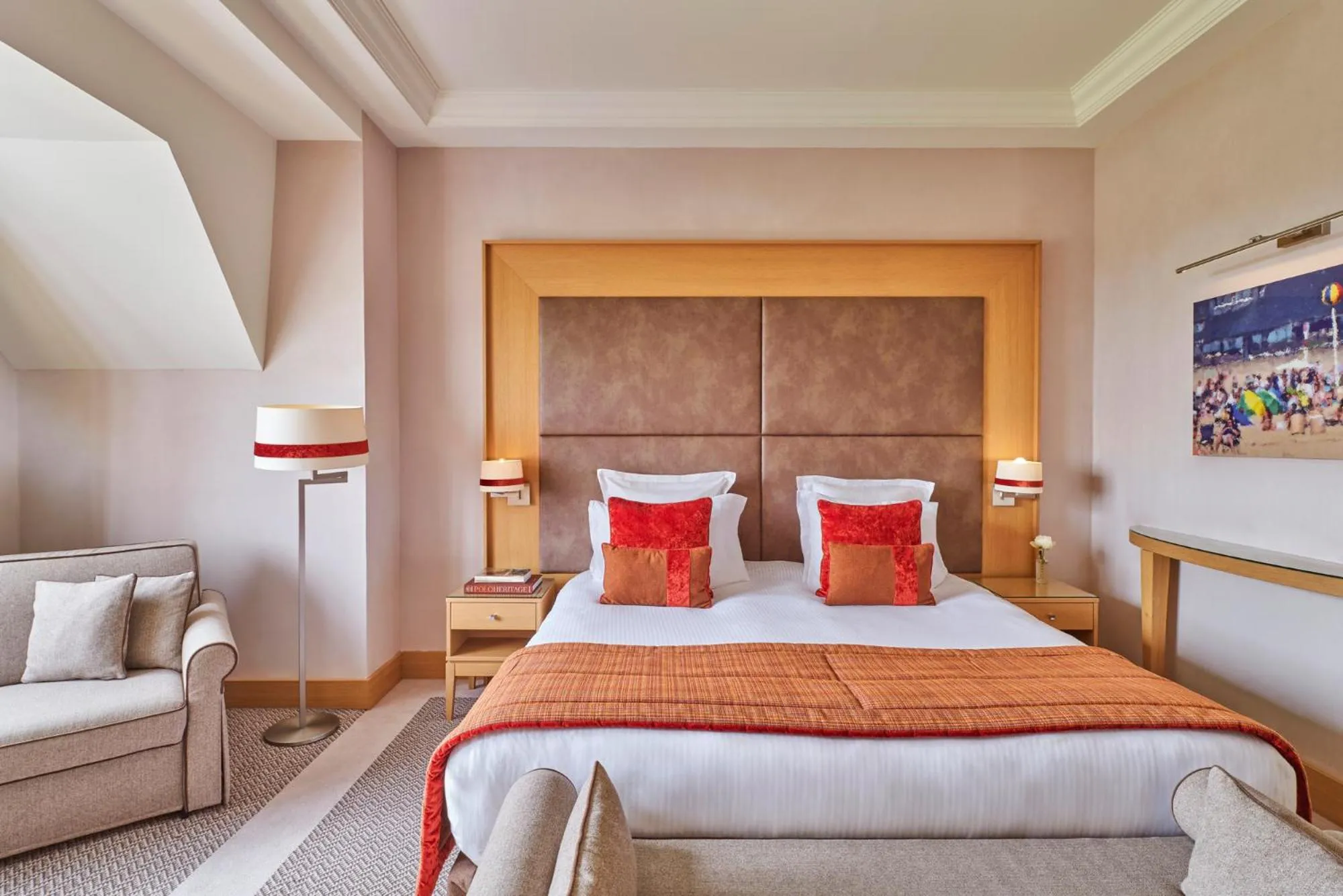 Bedroom, Bed in Hôtel Barrière L'Hôtel du Golf