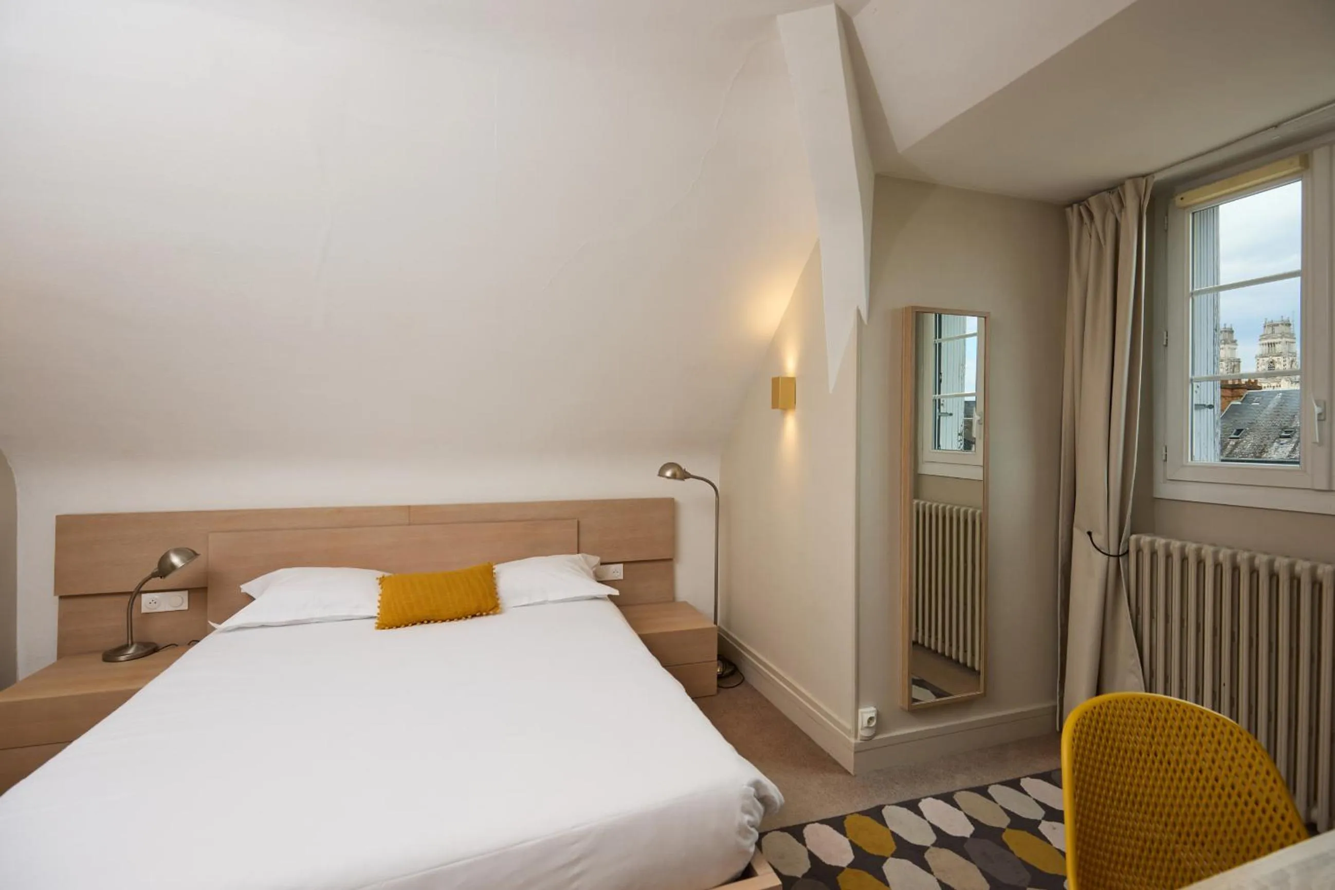 View (from property/room), Bed in Logis Hôtel Marguerite