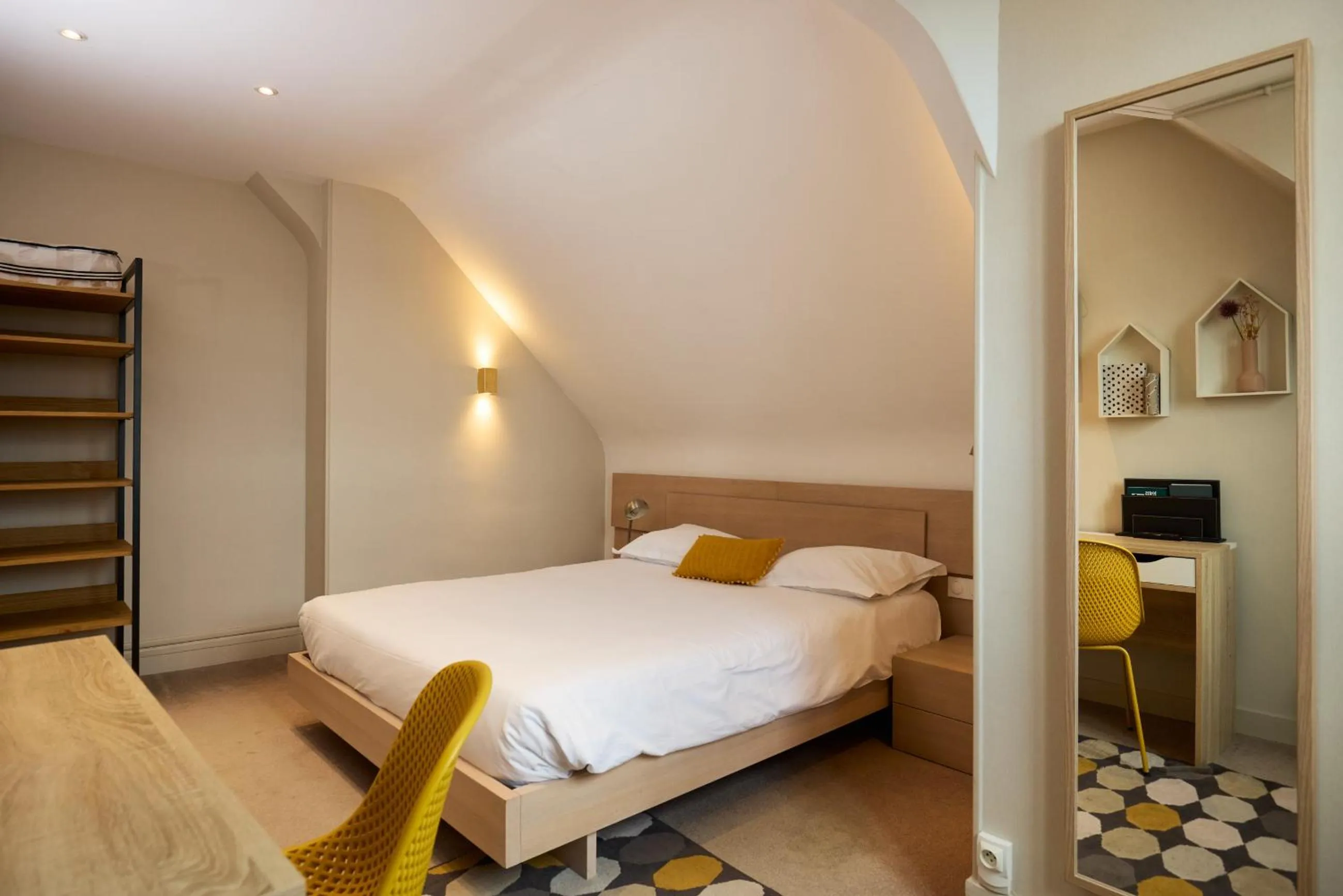 View (from property/room), Bed in Logis Hôtel Marguerite