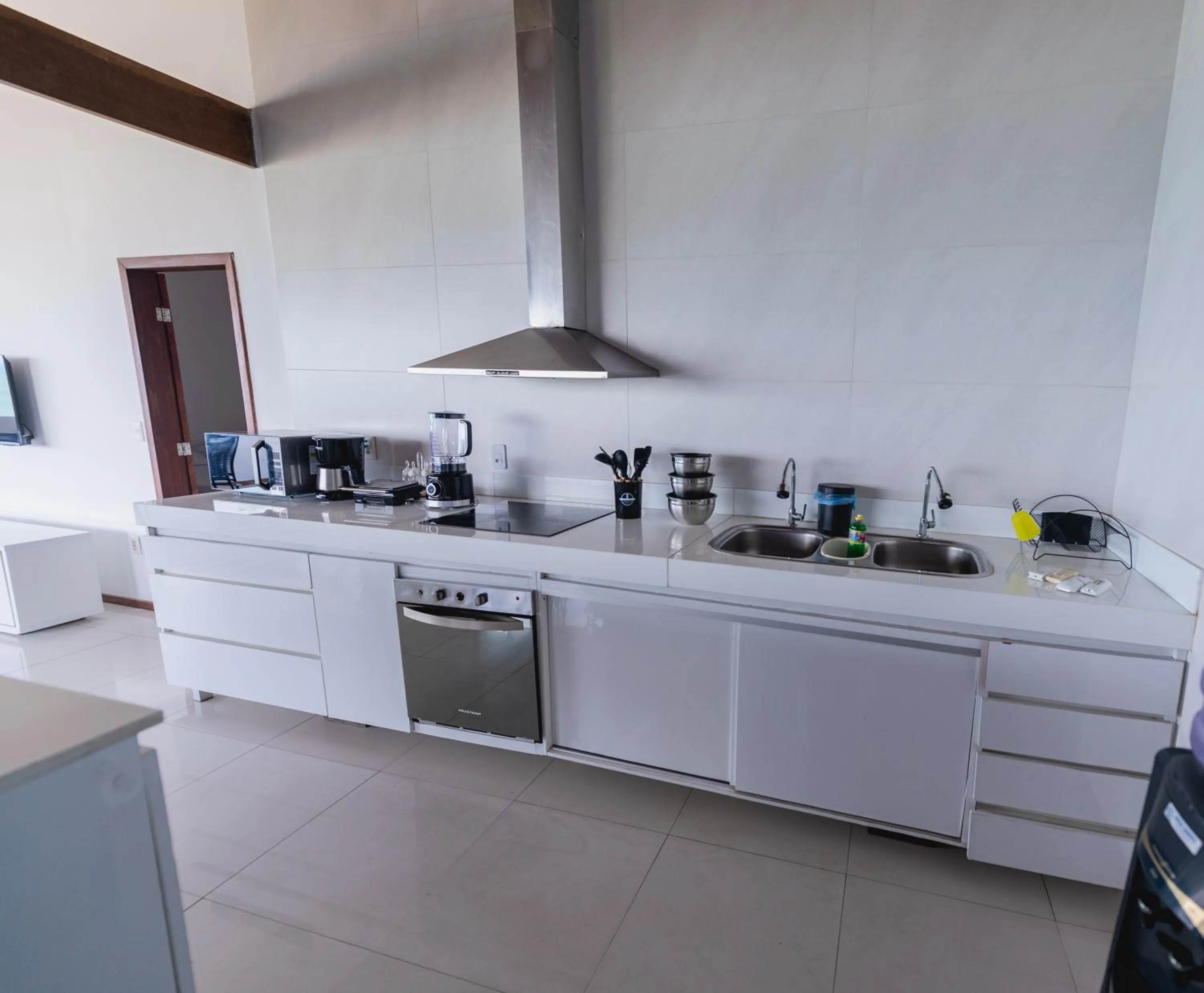 Kitchen or kitchenette in Cobertura exclusiva em ponta negra com vista para o mar