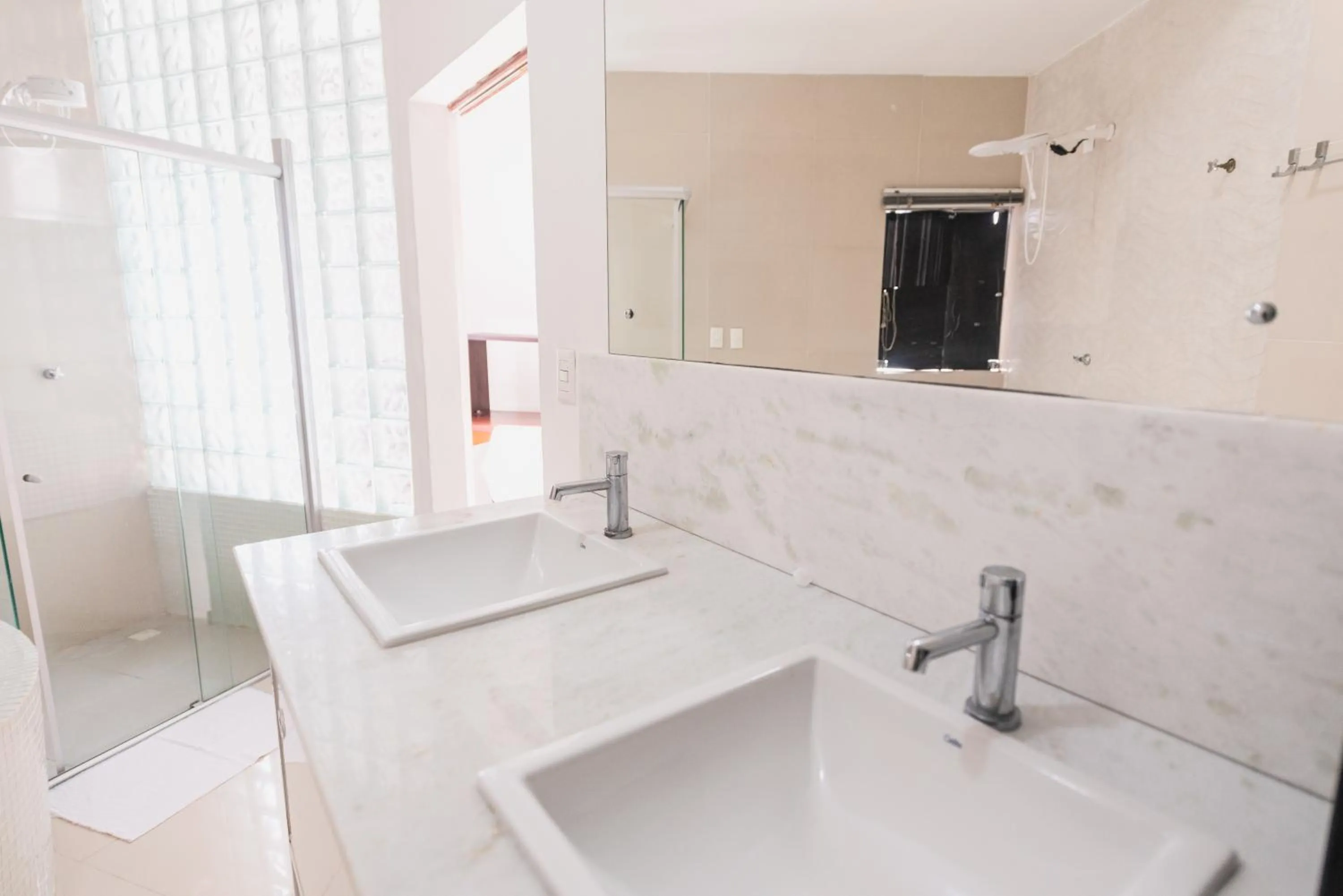 Bathroom in Cobertura exclusiva em ponta negra com vista para o mar