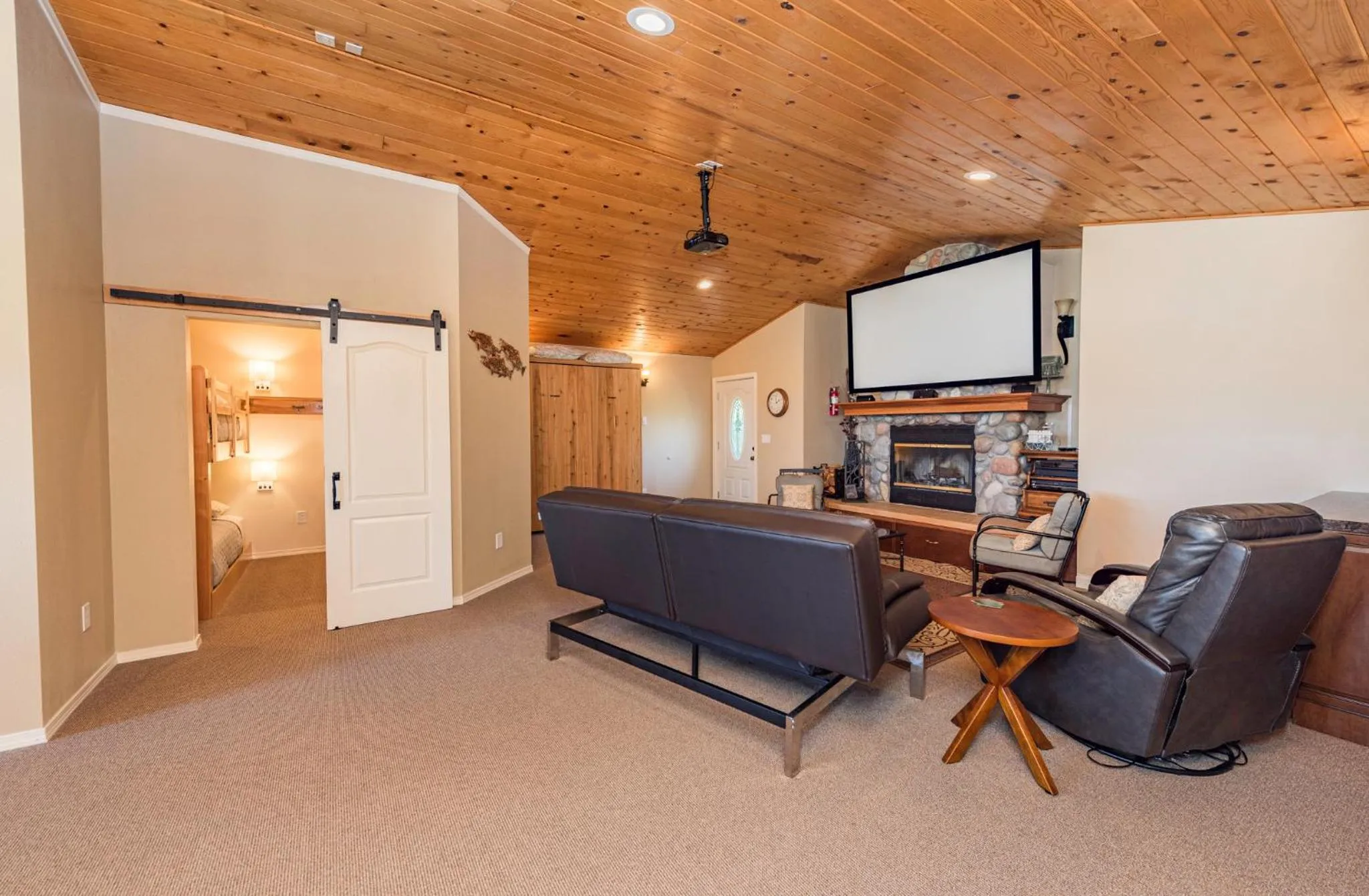 Living room in Juan de Fuca Waterfront Hotel & Cottages