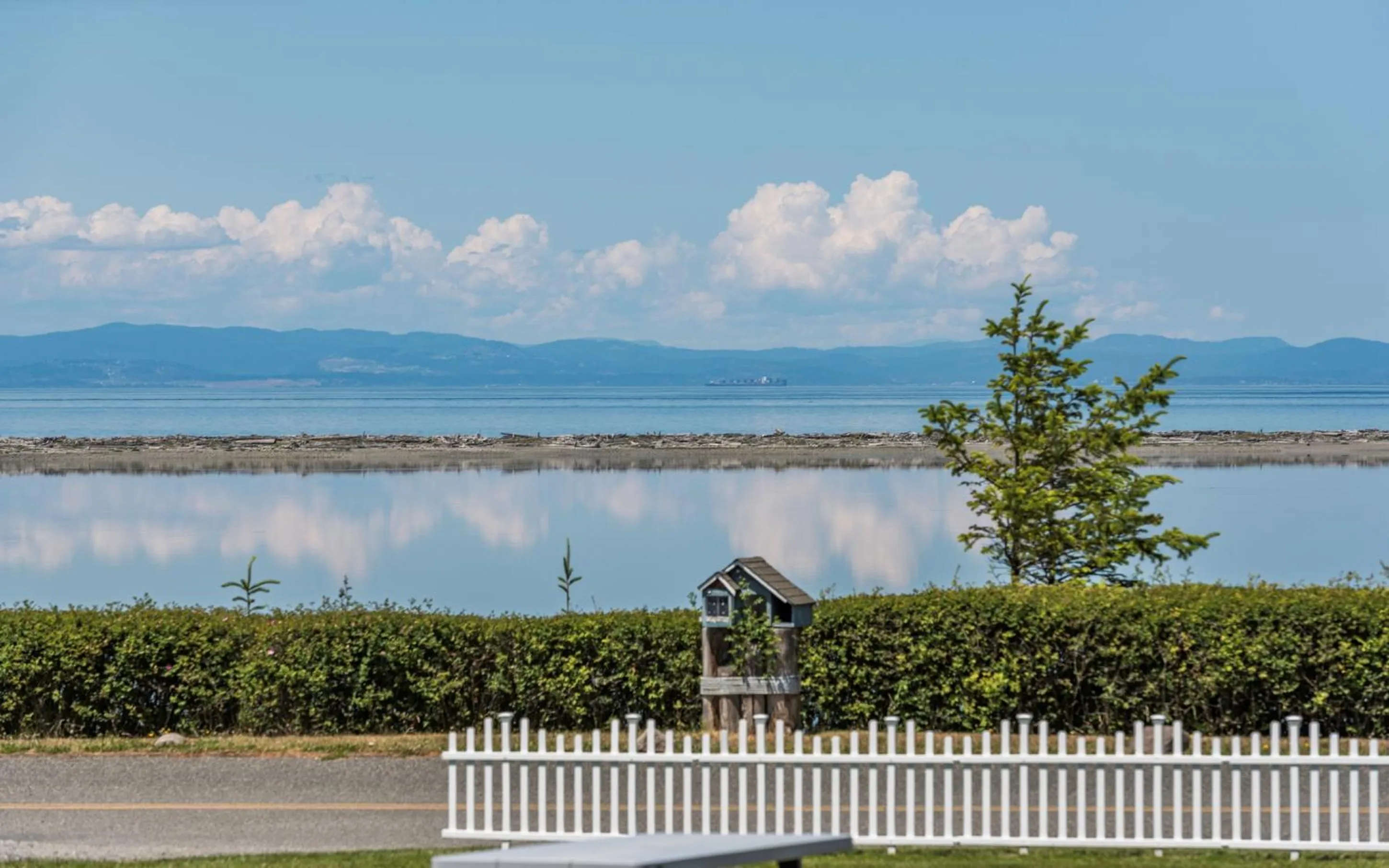 Sea view in Juan de Fuca Waterfront Hotel & Cottages