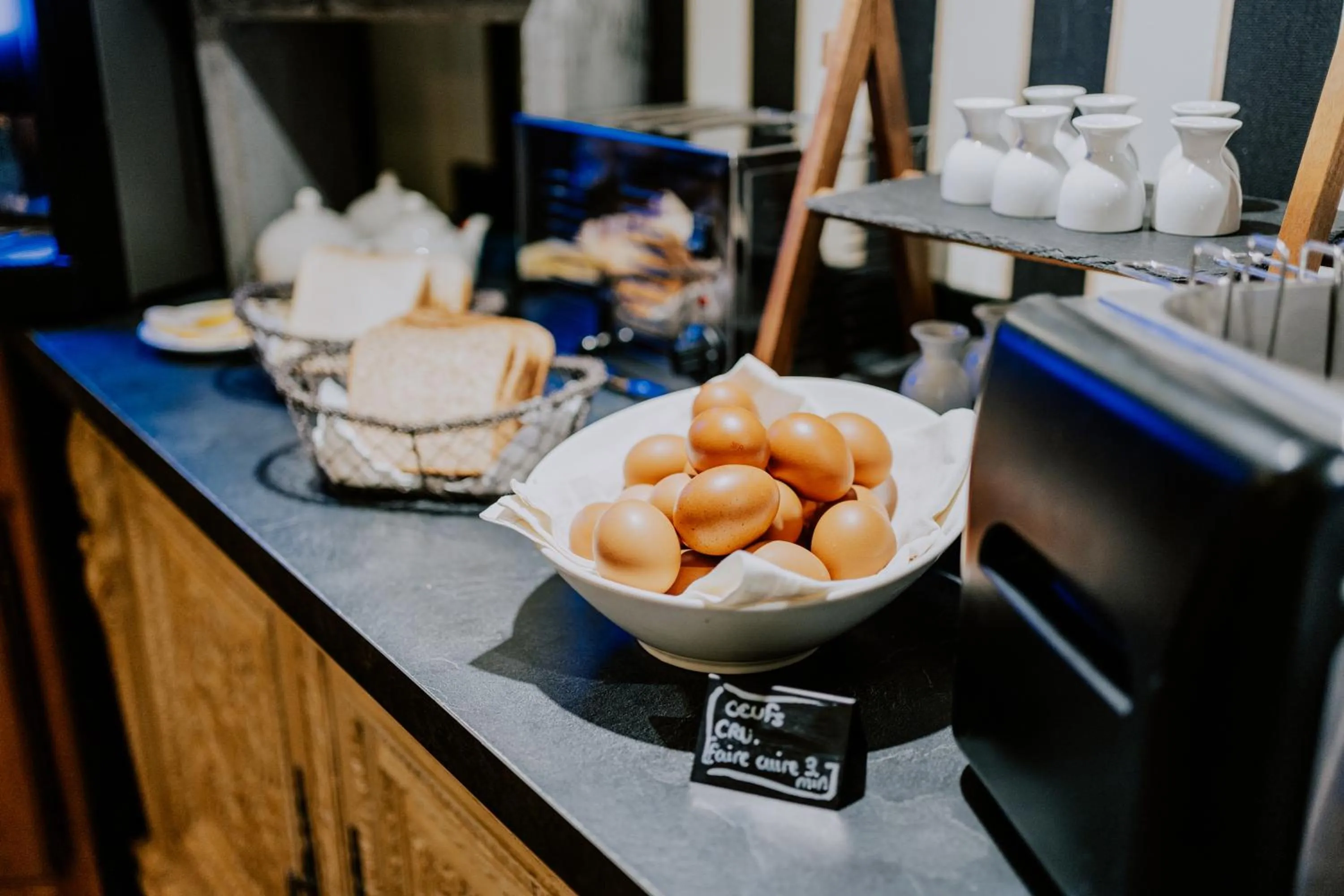 Breakfast in Garrigae Domaine de l'Esterel - piscine & SPA Cinq Mondes