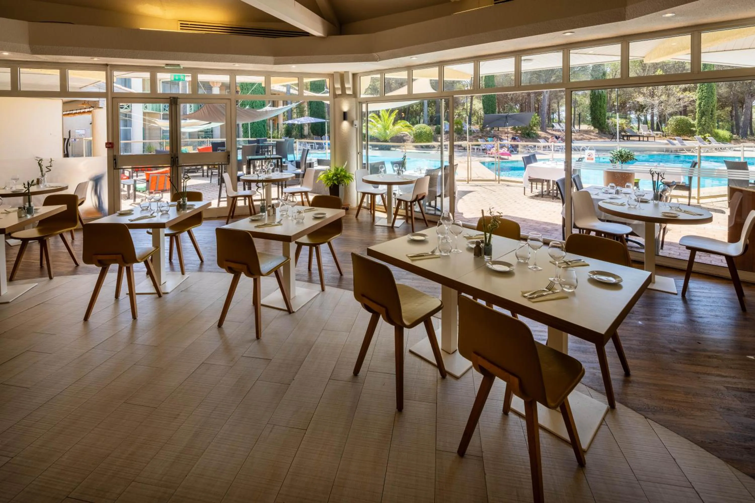 Restaurant/places to eat in Garrigae Domaine de l'Esterel - piscine & SPA Cinq Mondes