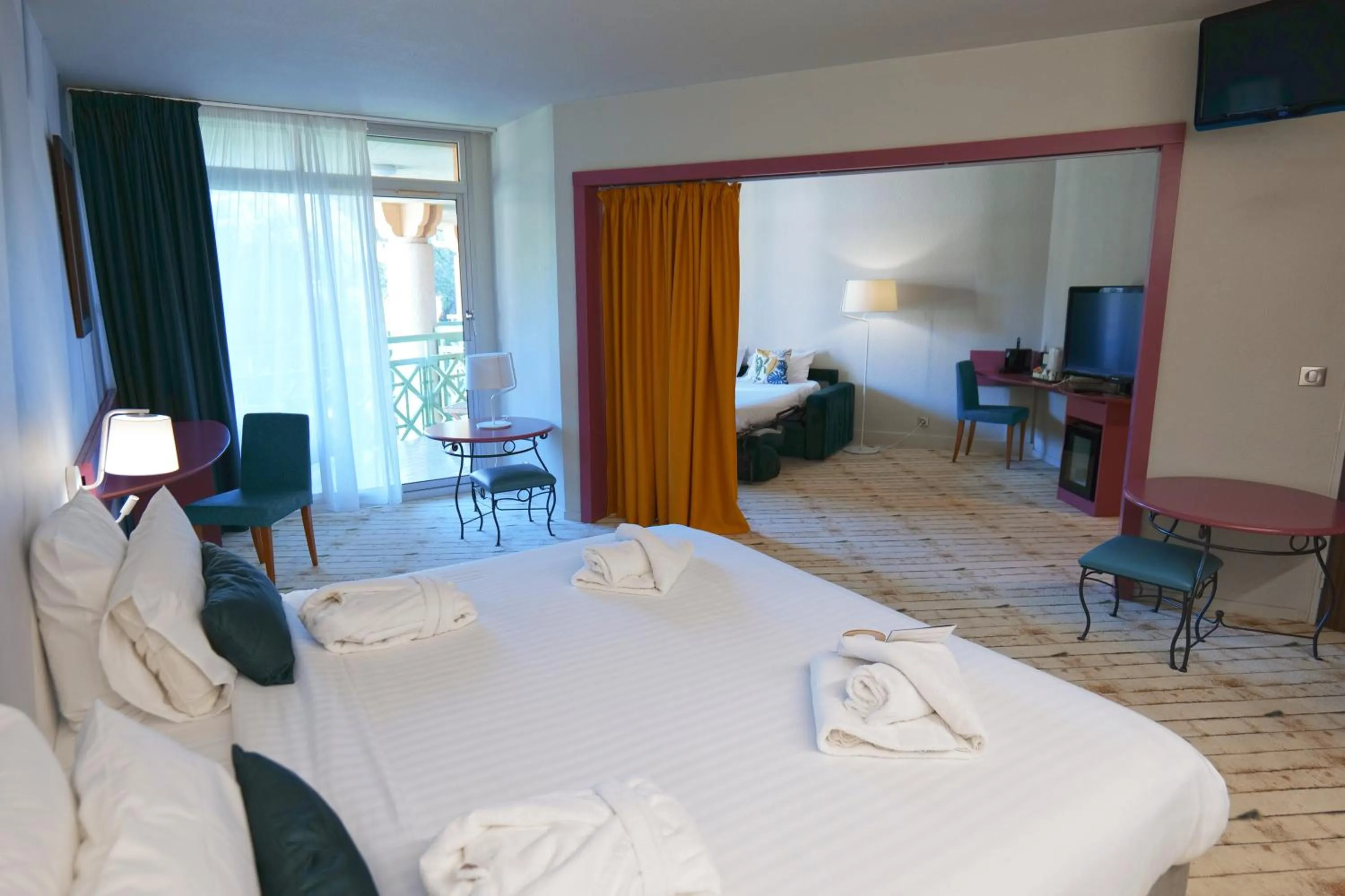 Family, Bed in Garrigae Domaine de l'Esterel - piscine & SPA Cinq Mondes