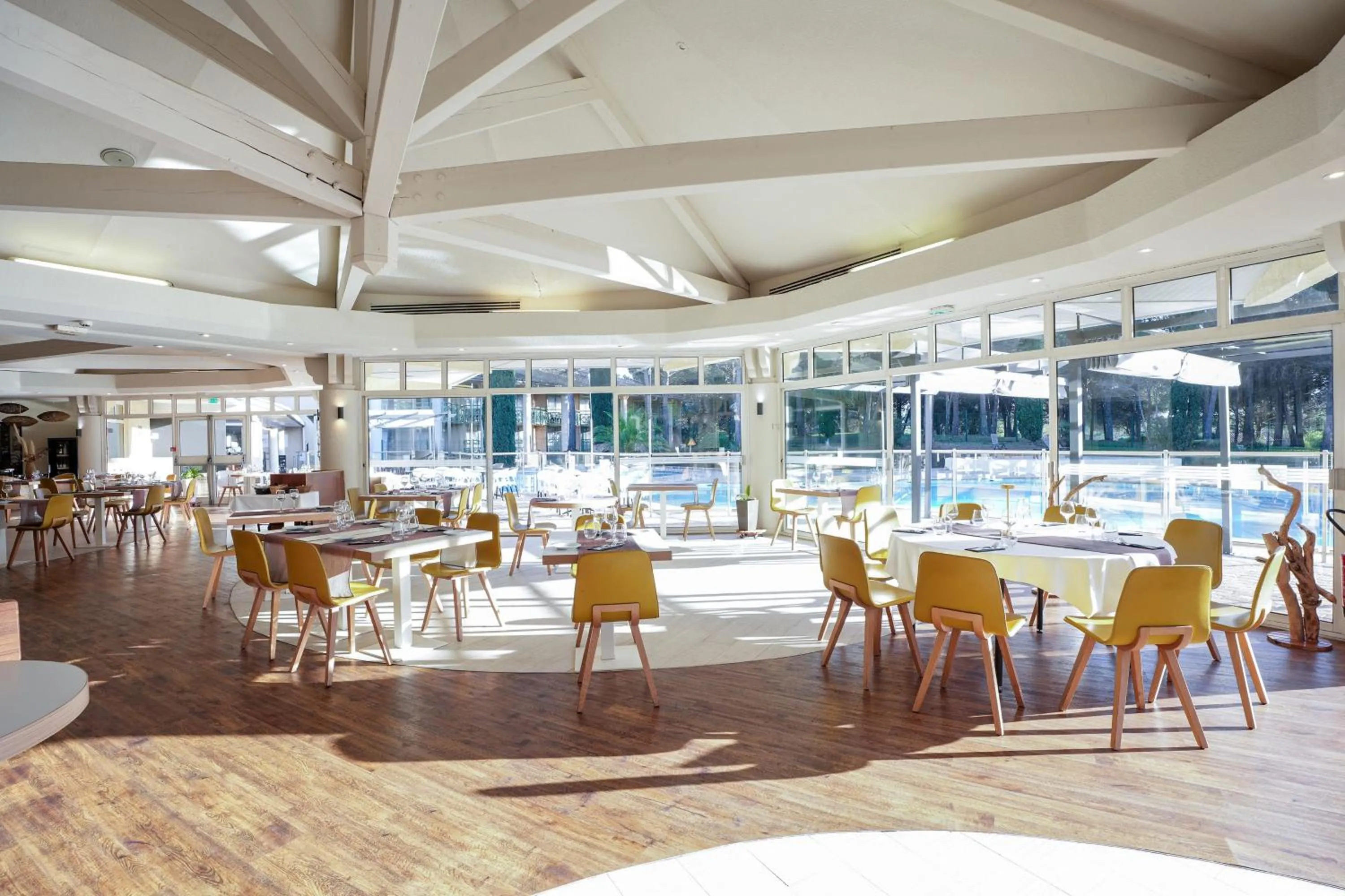 Restaurant/places to eat in Garrigae Domaine de l'Esterel - piscine & SPA Cinq Mondes